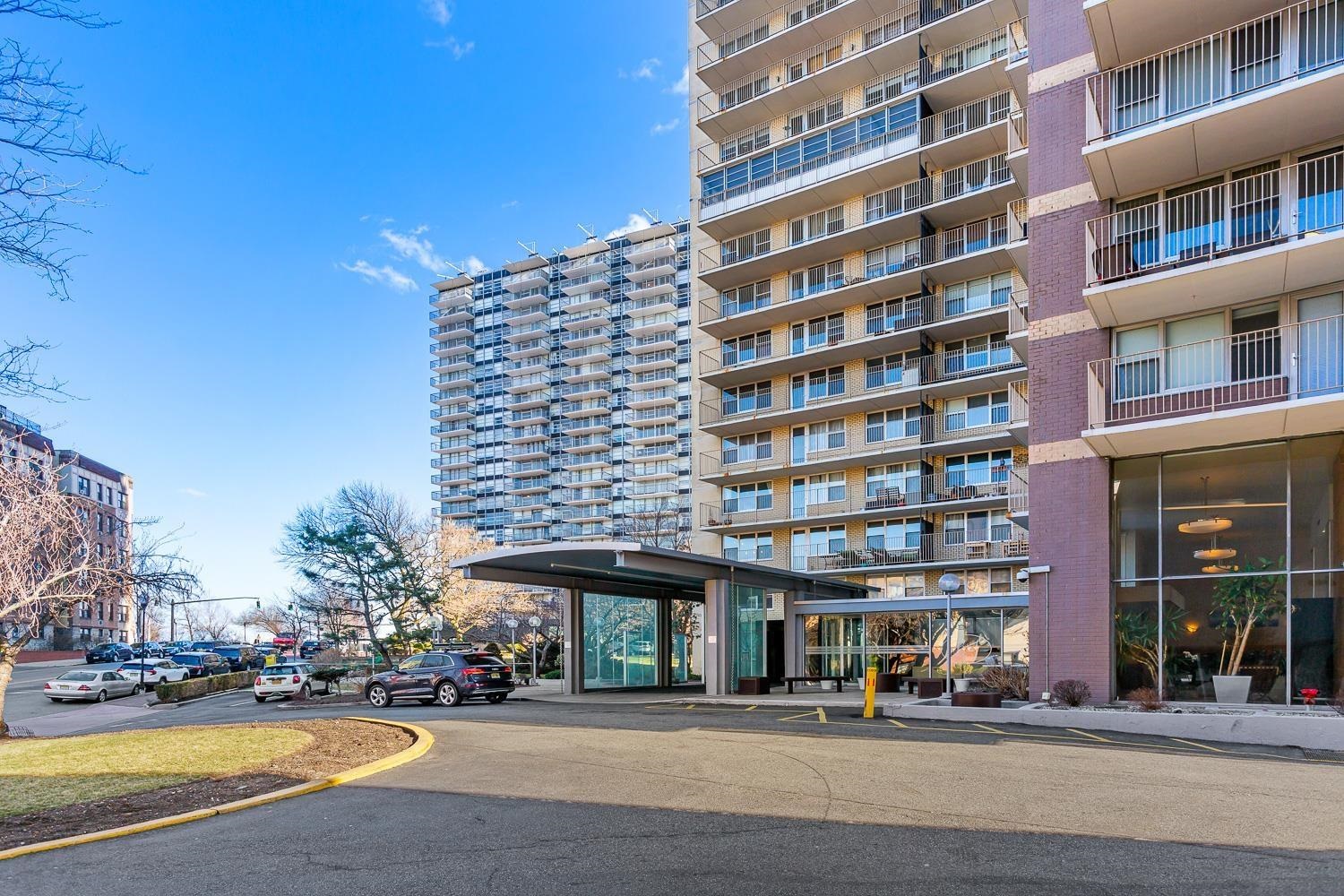 6040 BLVD EAST Unit: L2