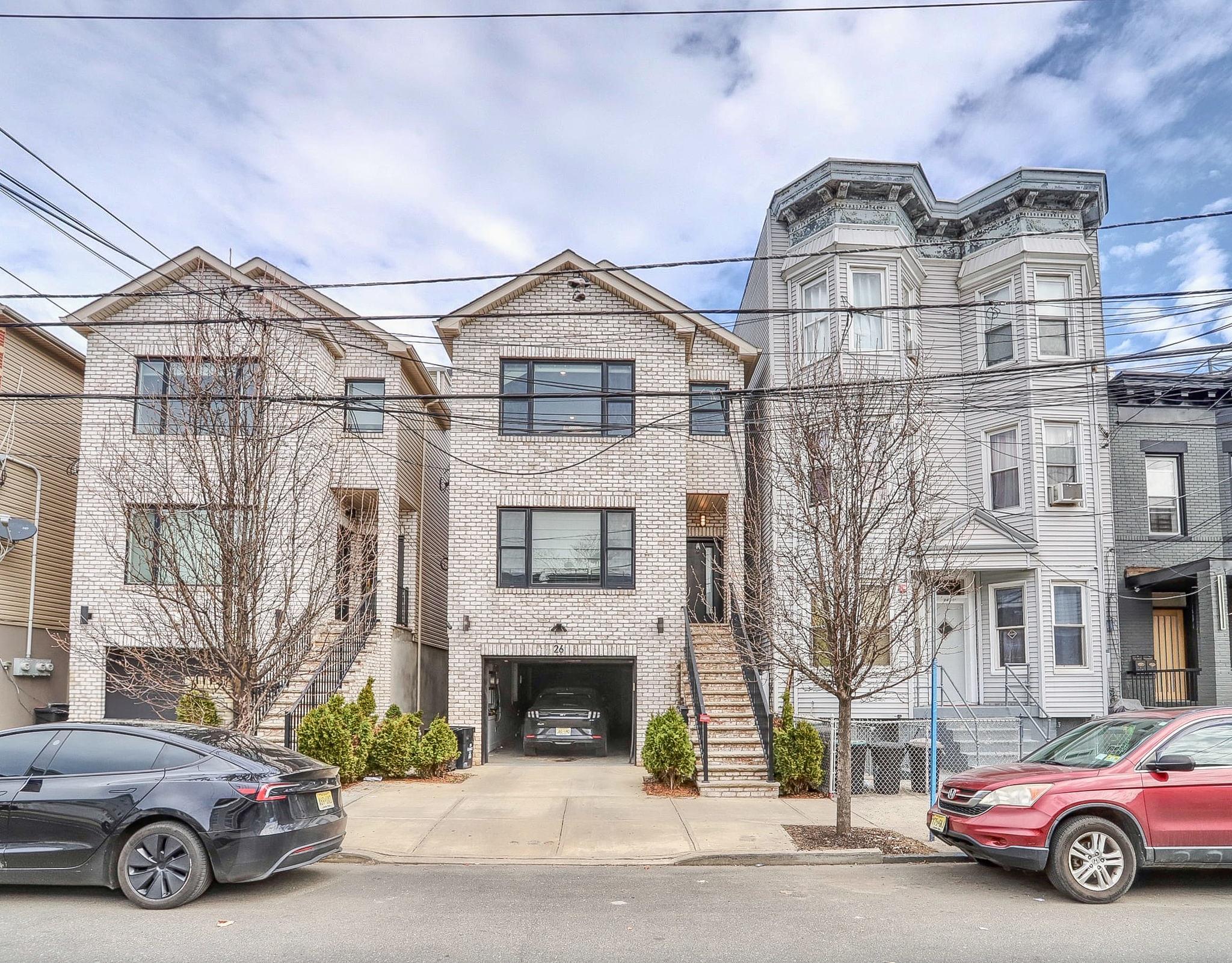 26 GRACE ST Unit: 2