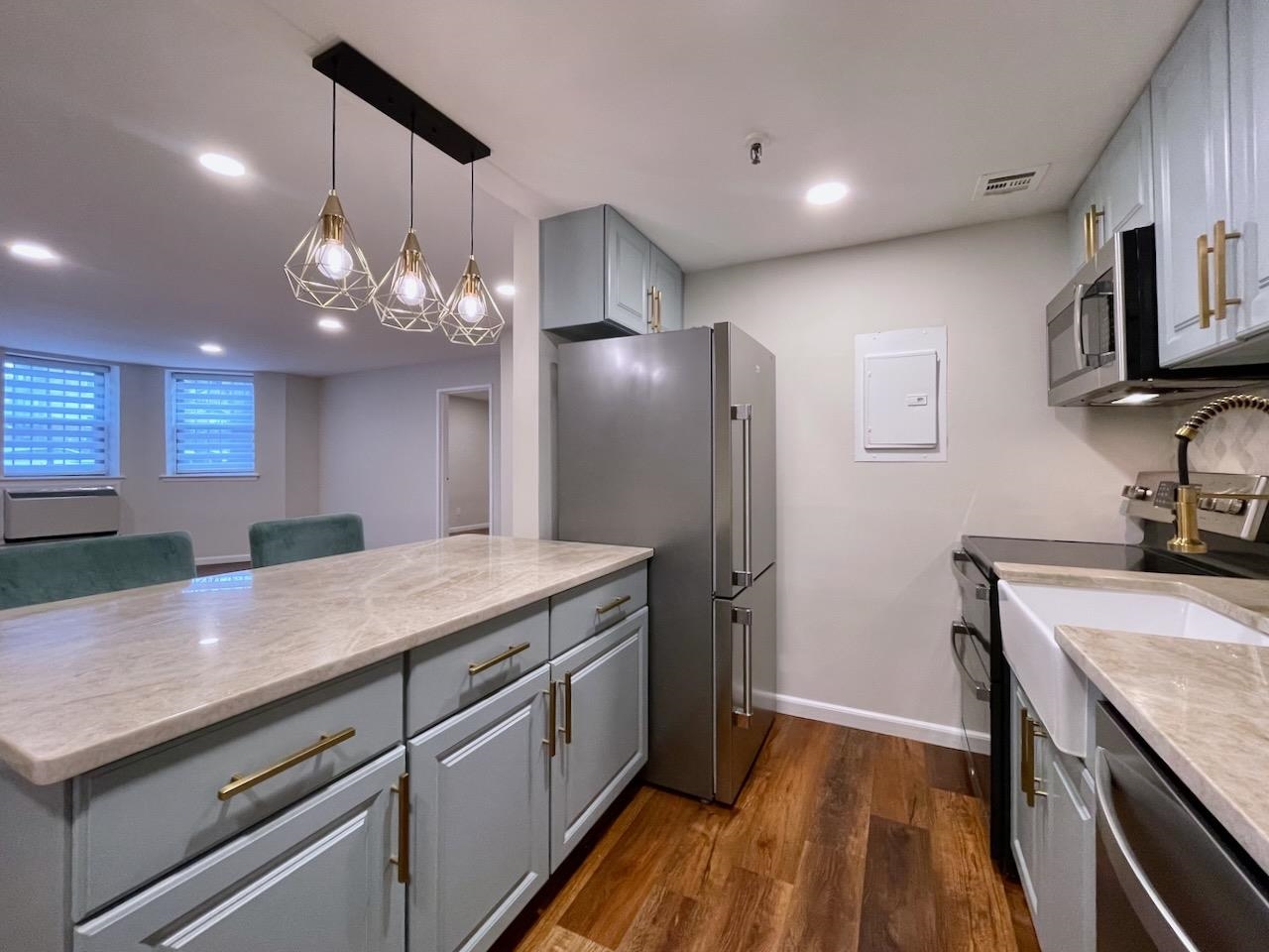 43-49 VAN WAGENEN AVE Unit: 1