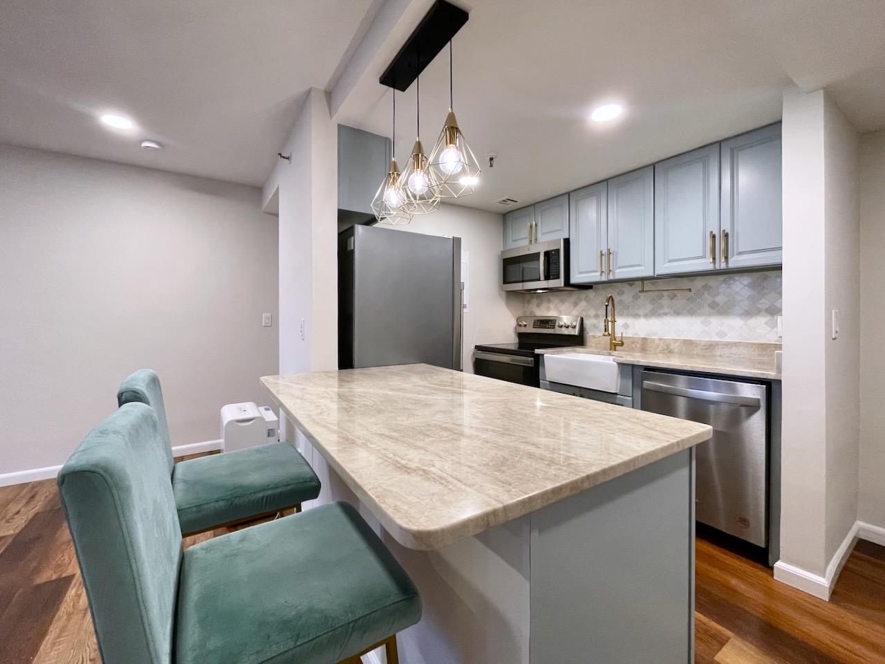 43-49 VAN WAGENEN AVE Unit: 1