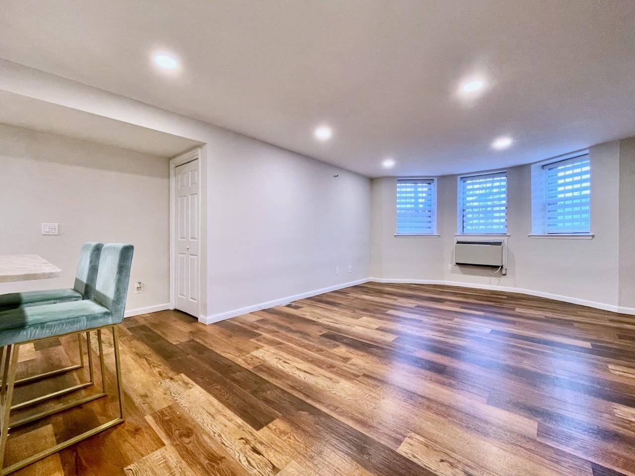 43-49 VAN WAGENEN AVE Unit: 1