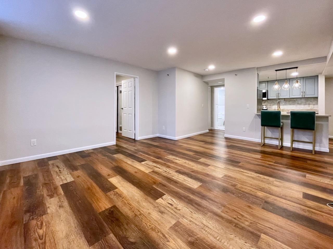 43-49 VAN WAGENEN AVE Unit: 1