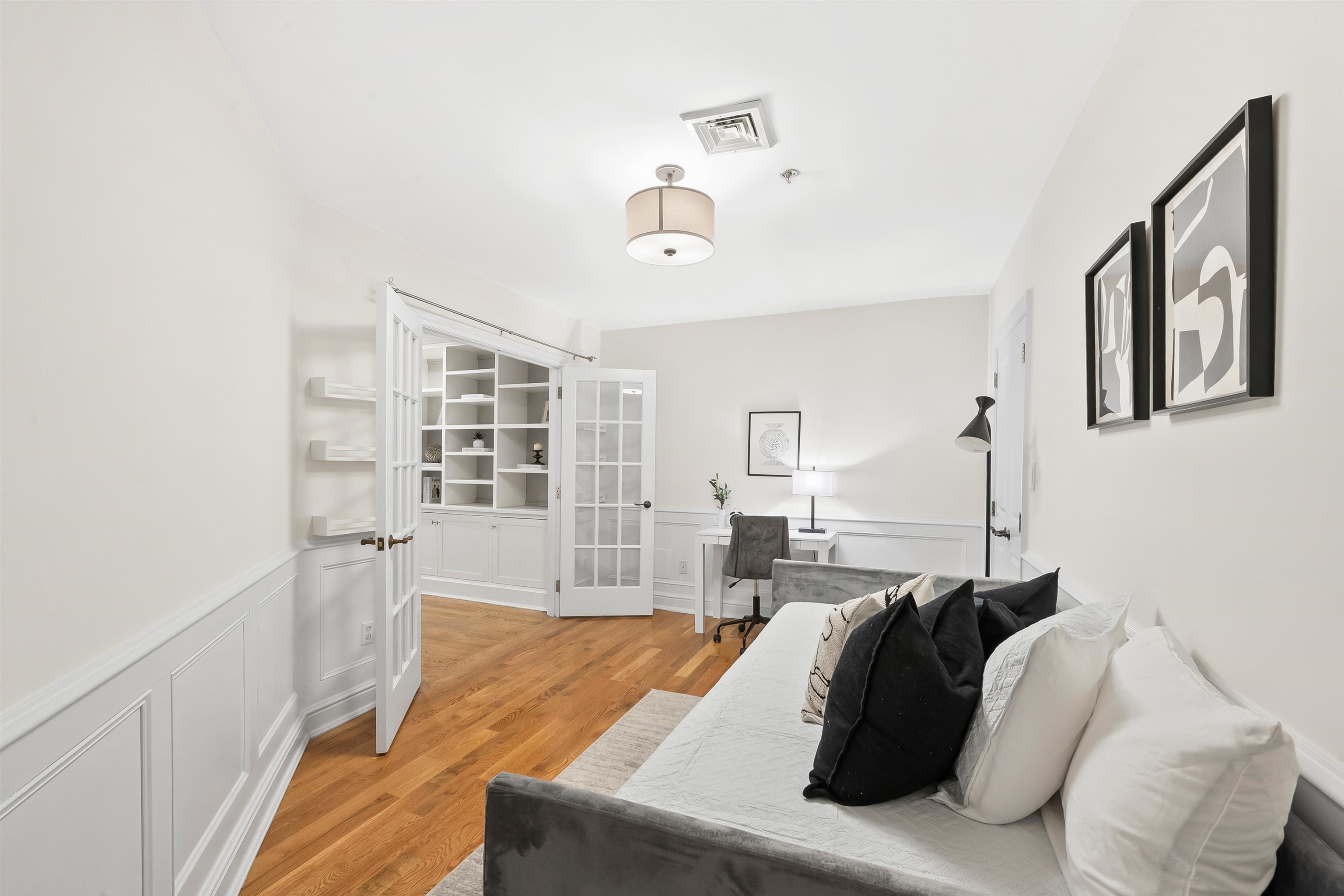 132 BLOOMFIELD ST Unit: 1