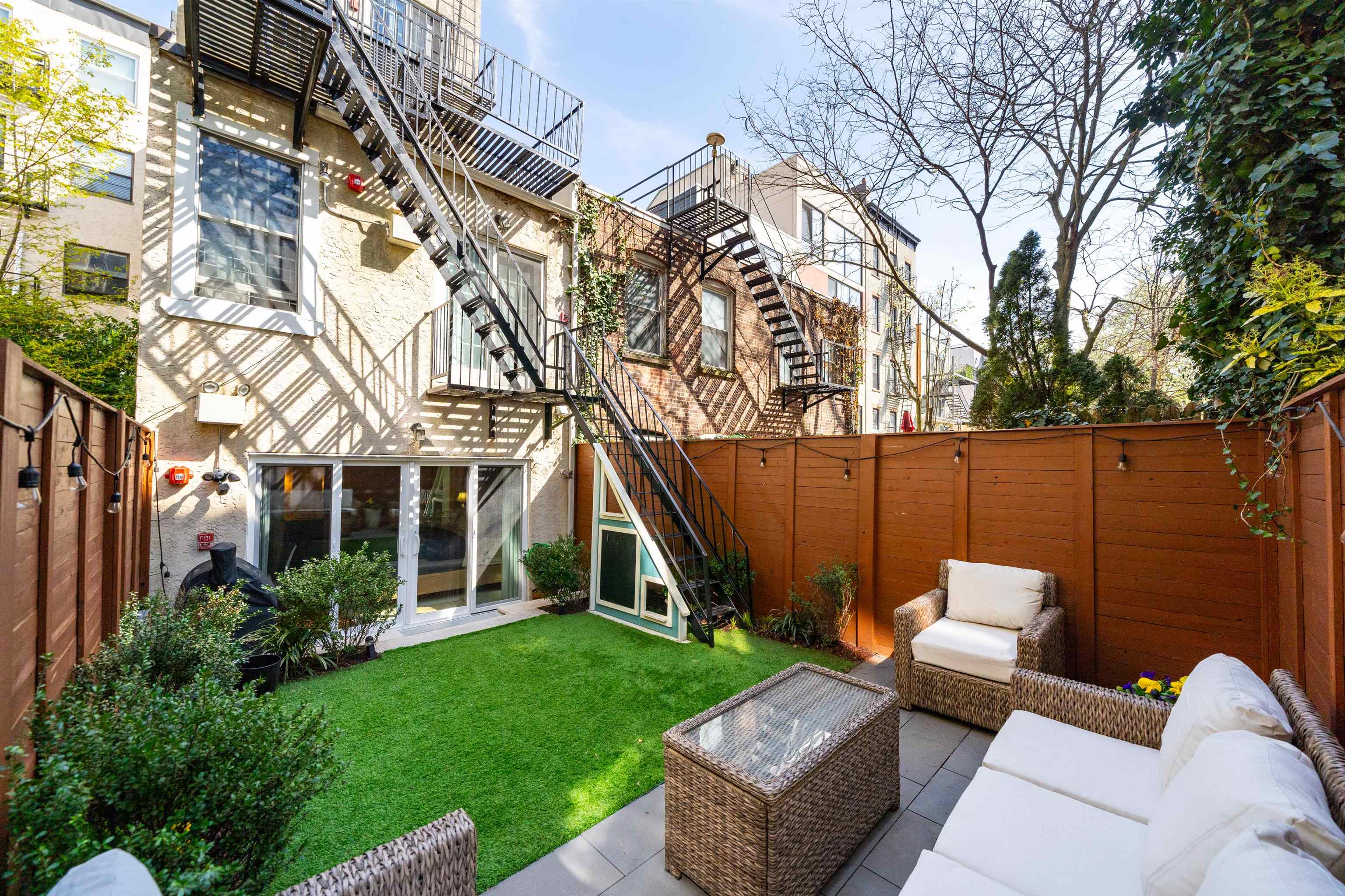 132 BLOOMFIELD ST Unit: 1