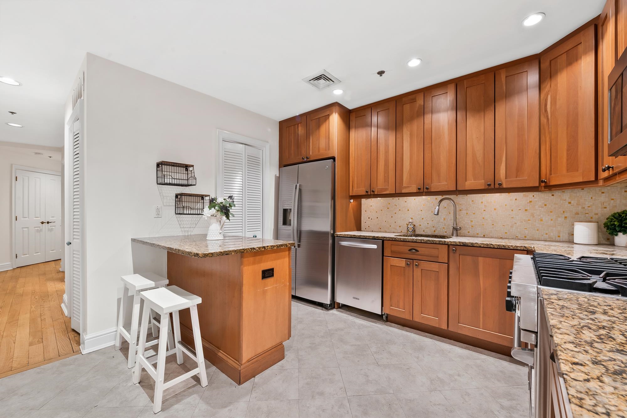 132 BLOOMFIELD ST Unit: 1