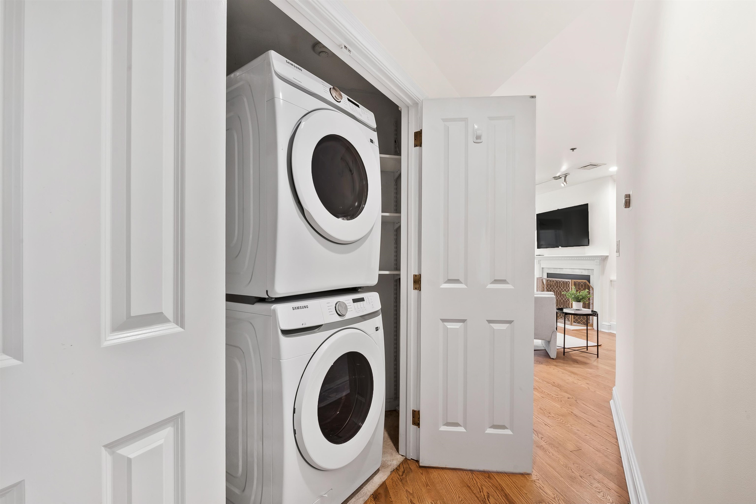 132 BLOOMFIELD ST Unit: 1