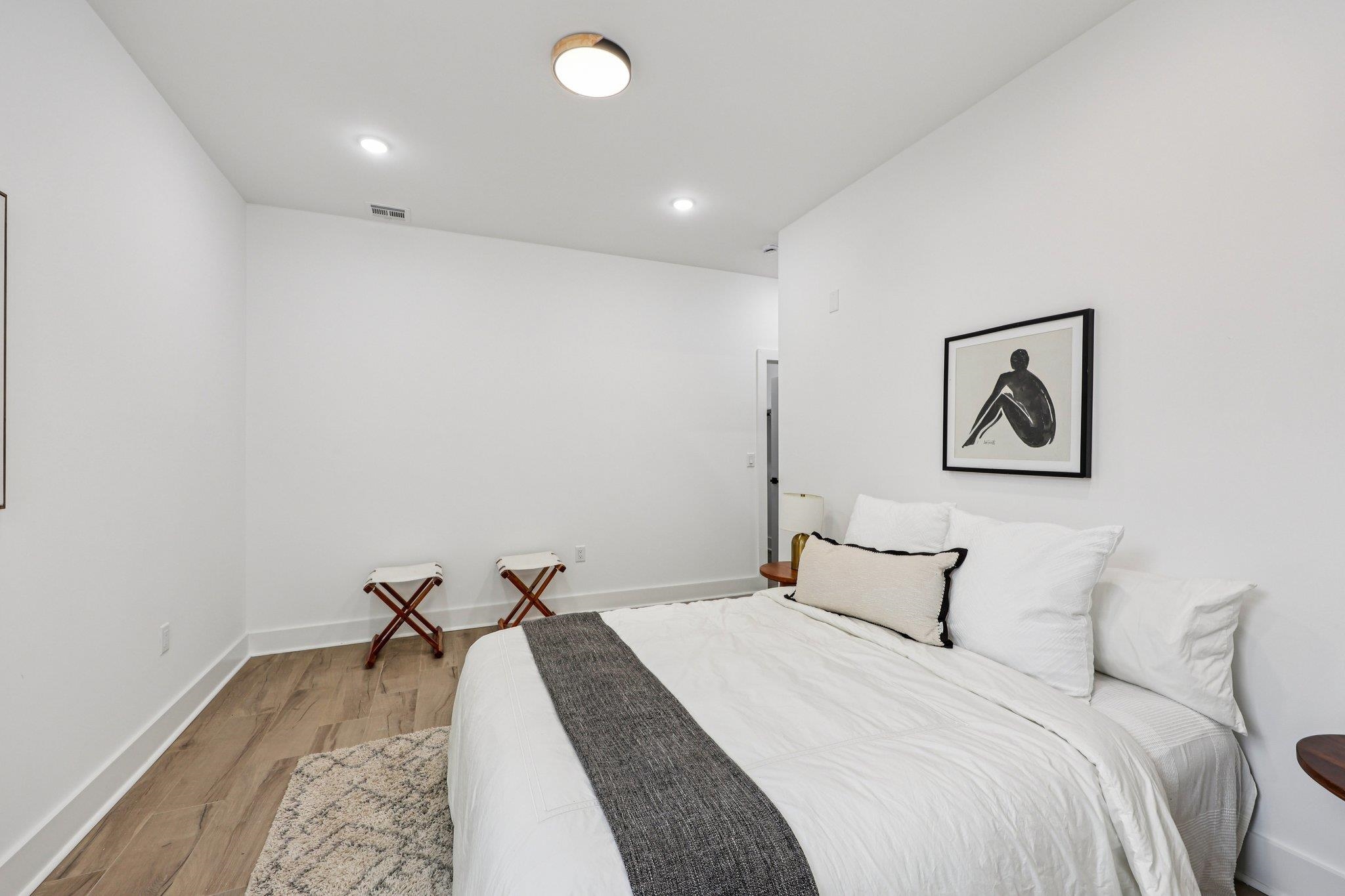 1003 SUMMIT AVE Unit: 1