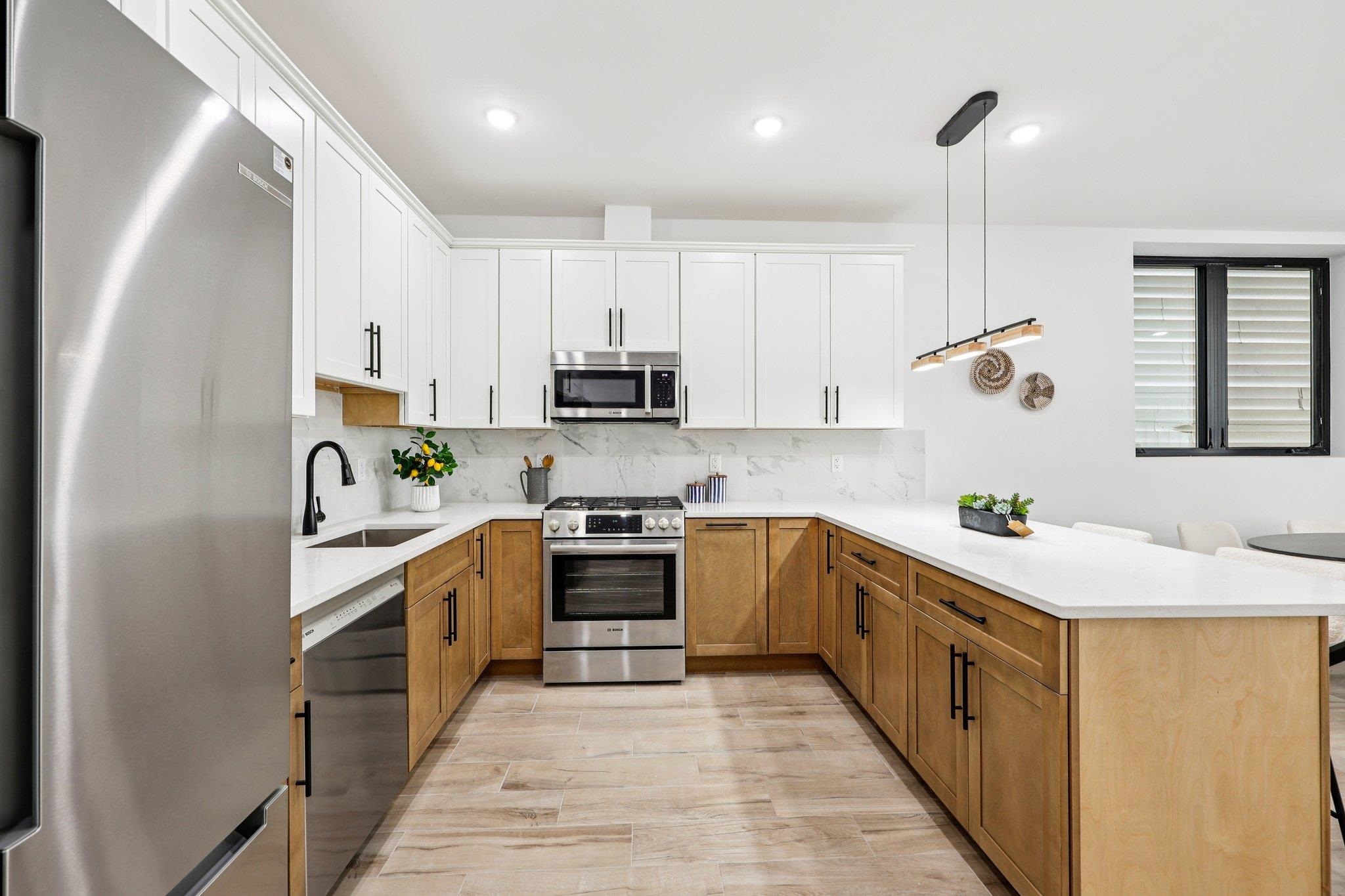 1003 SUMMIT AVE Unit: 1