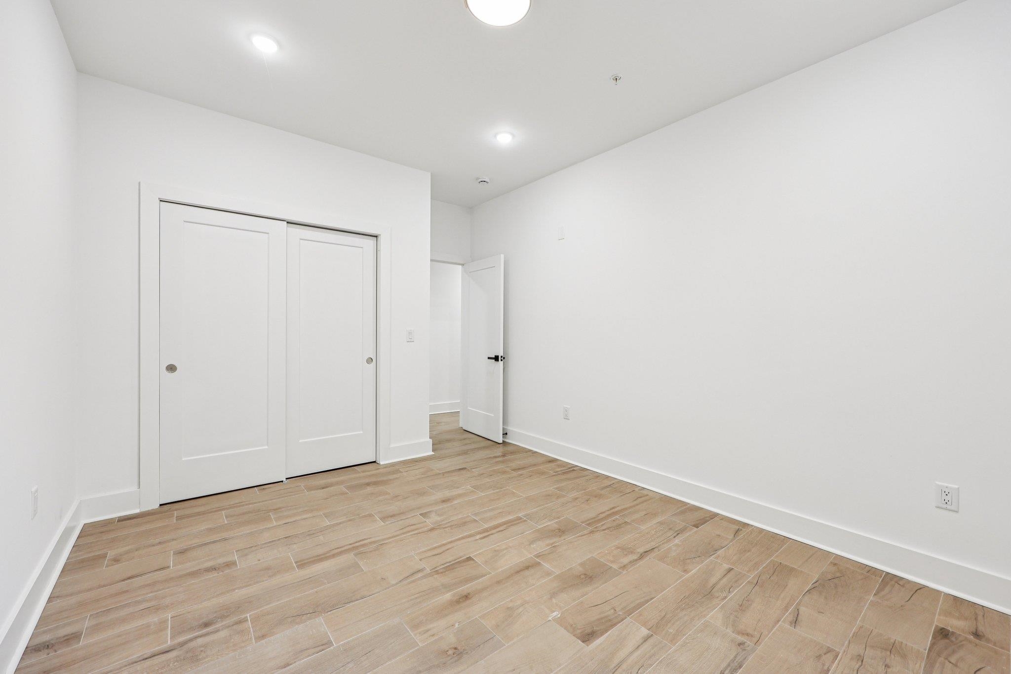 1003 SUMMIT AVE Unit: 1