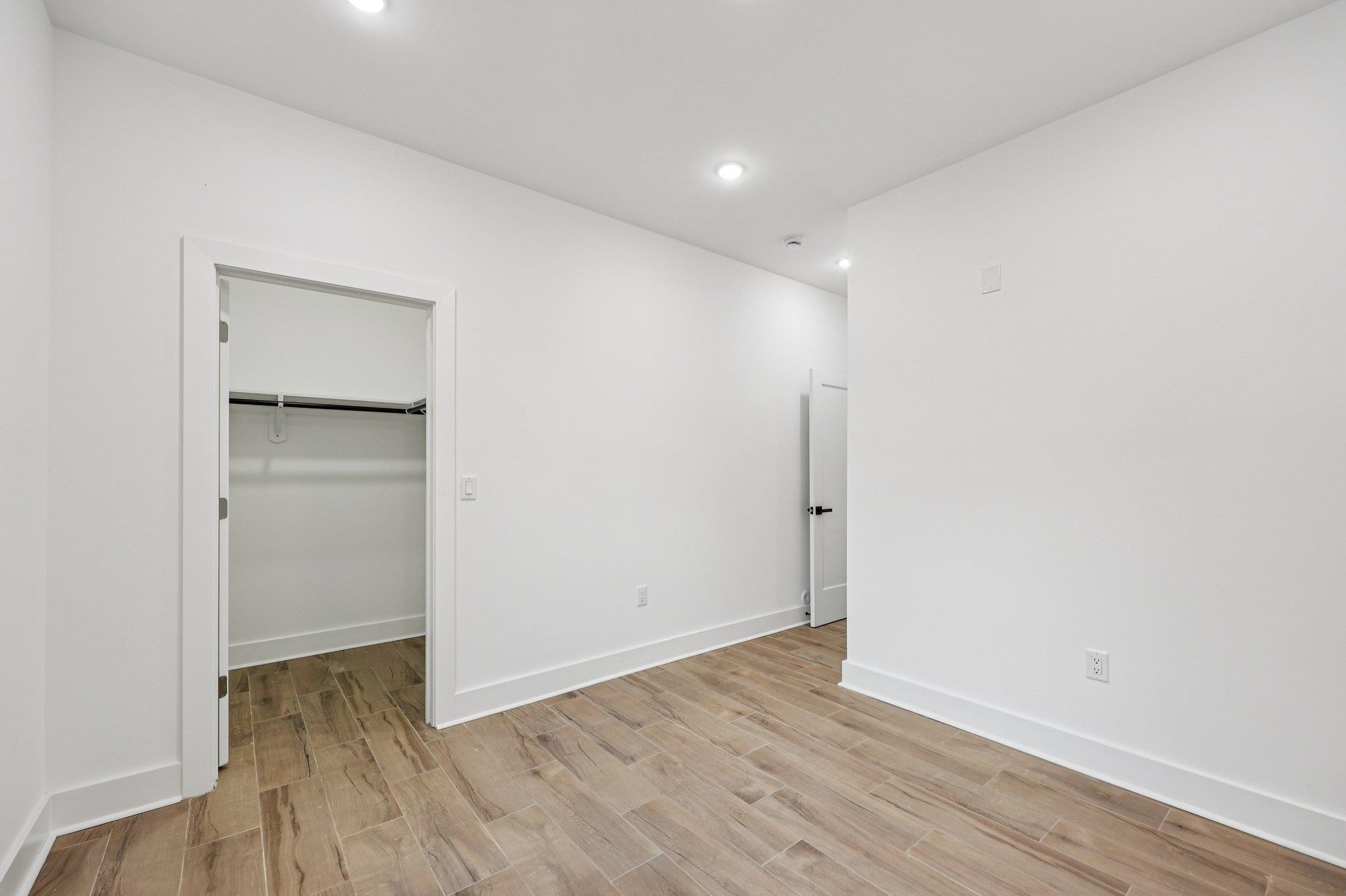 1003 SUMMIT AVE Unit: 1