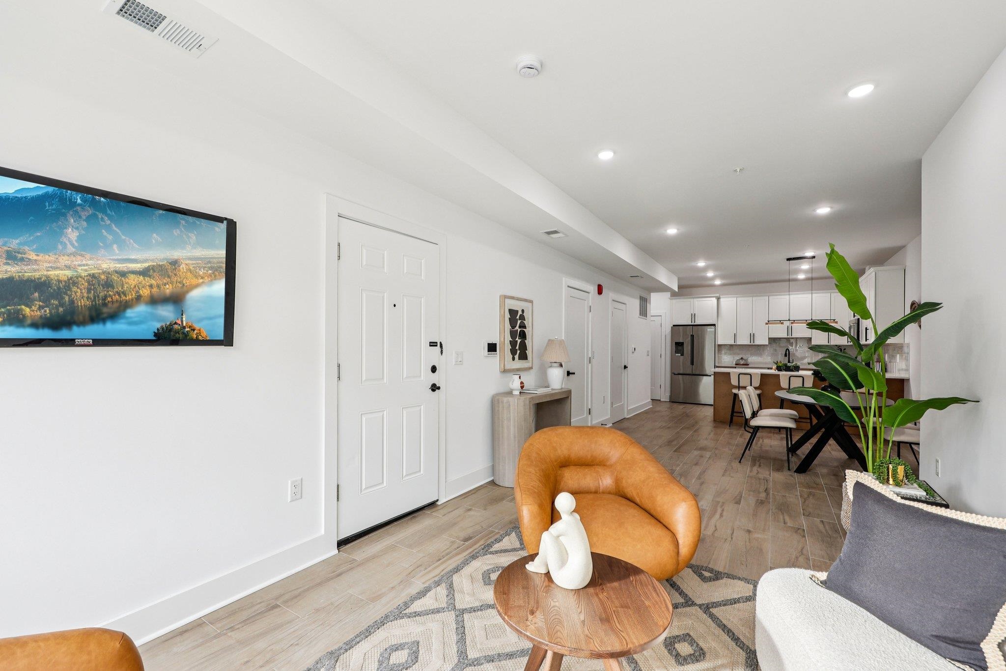 1003 SUMMIT AVE Unit: 1