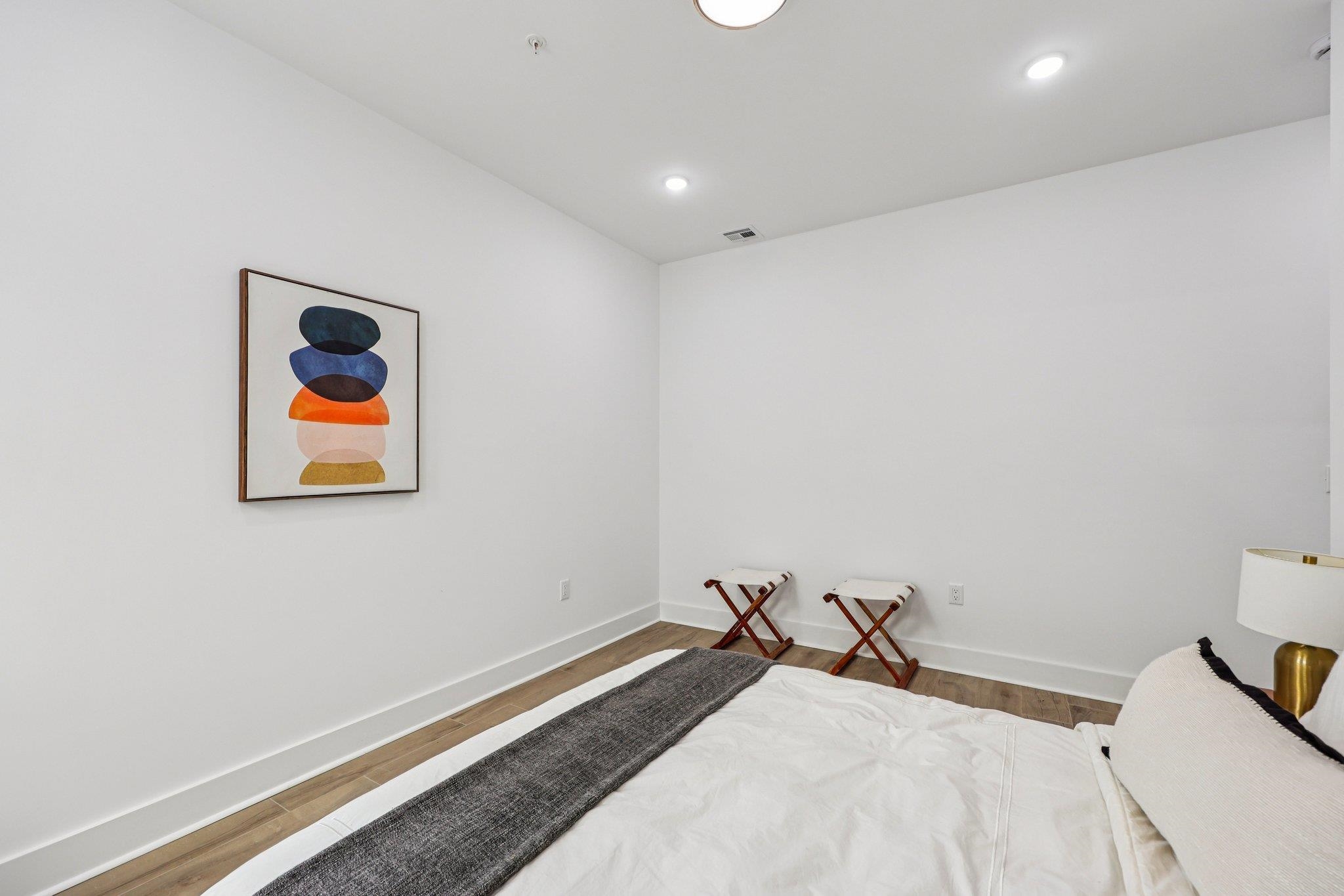 1003 SUMMIT AVE Unit: 1