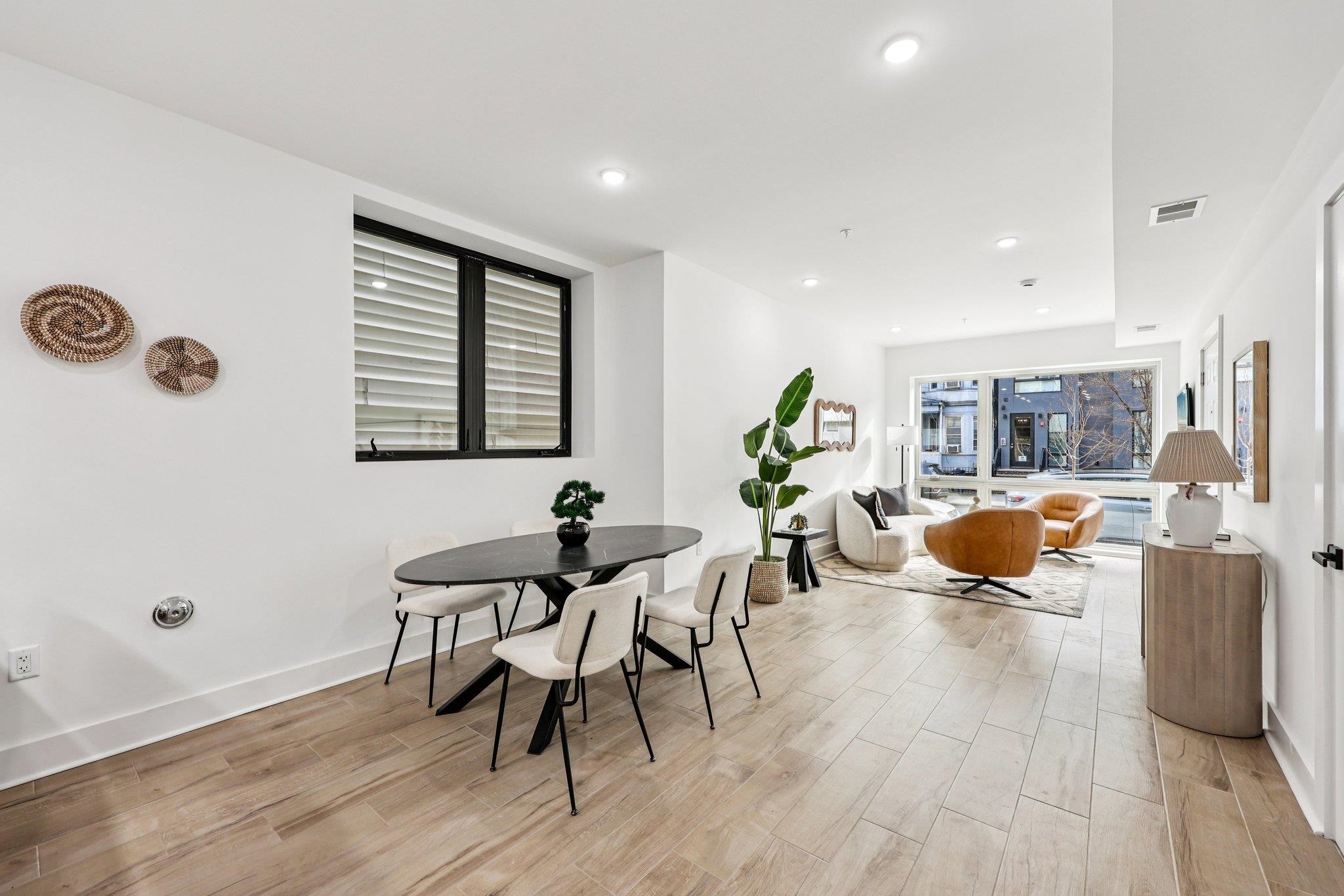 1003 SUMMIT AVE Unit: 1