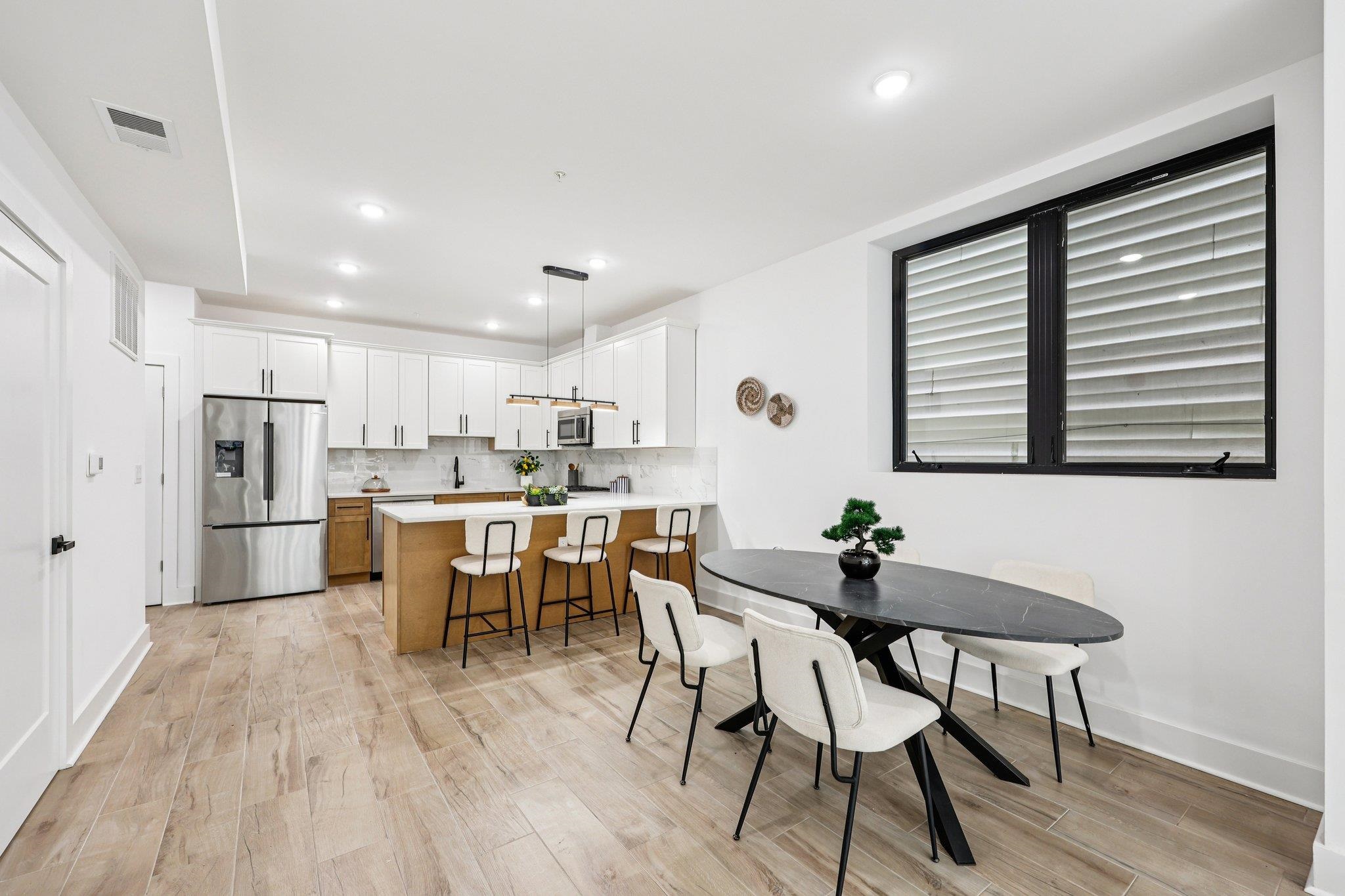 1003 SUMMIT AVE Unit: 1