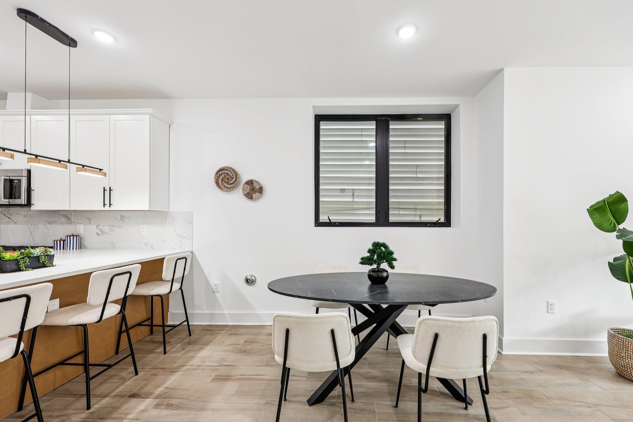 1003 SUMMIT AVE Unit: 1