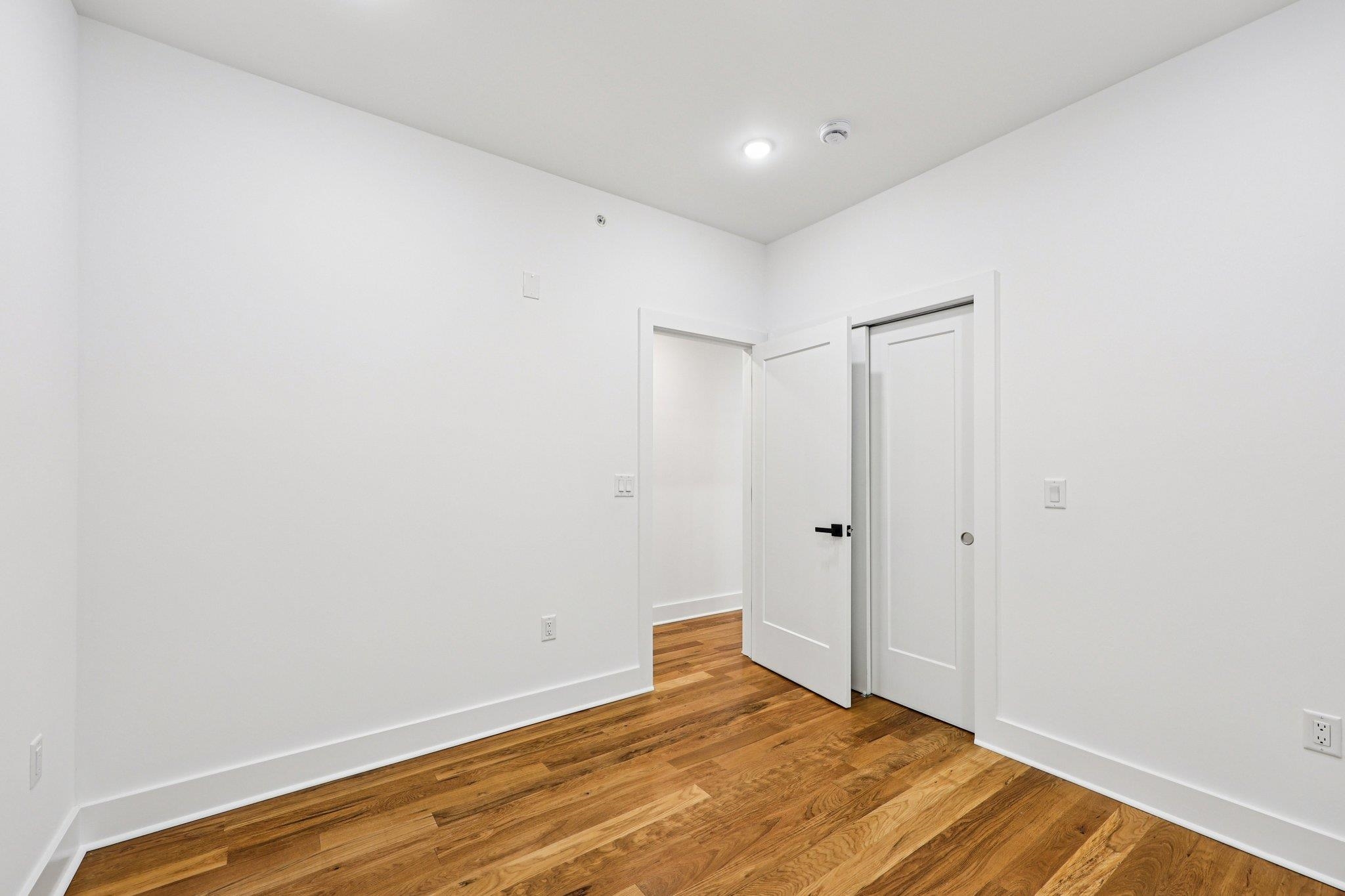 1003 SUMMIT AVE Unit: 3