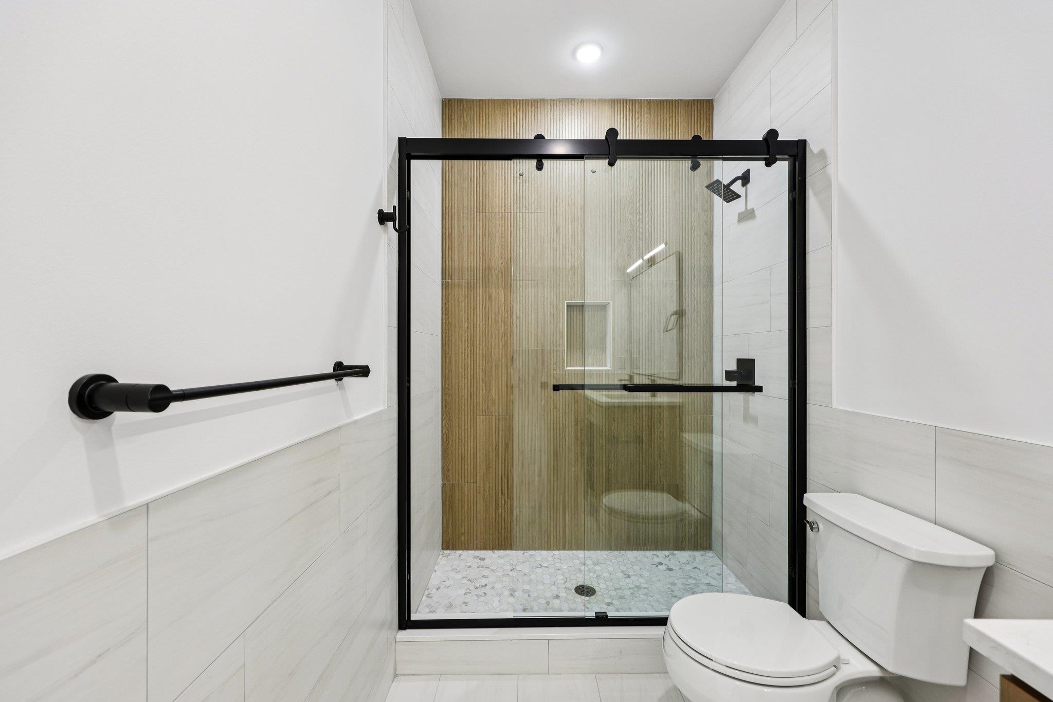 1003 SUMMIT AVE Unit: 3