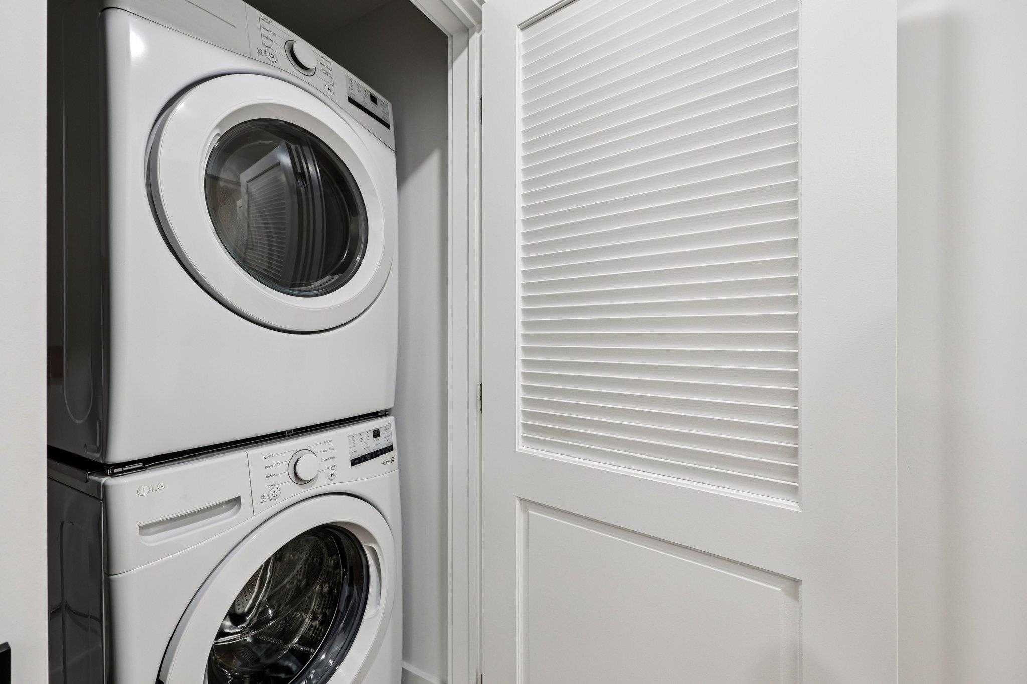 1003 SUMMIT AVE Unit: 3