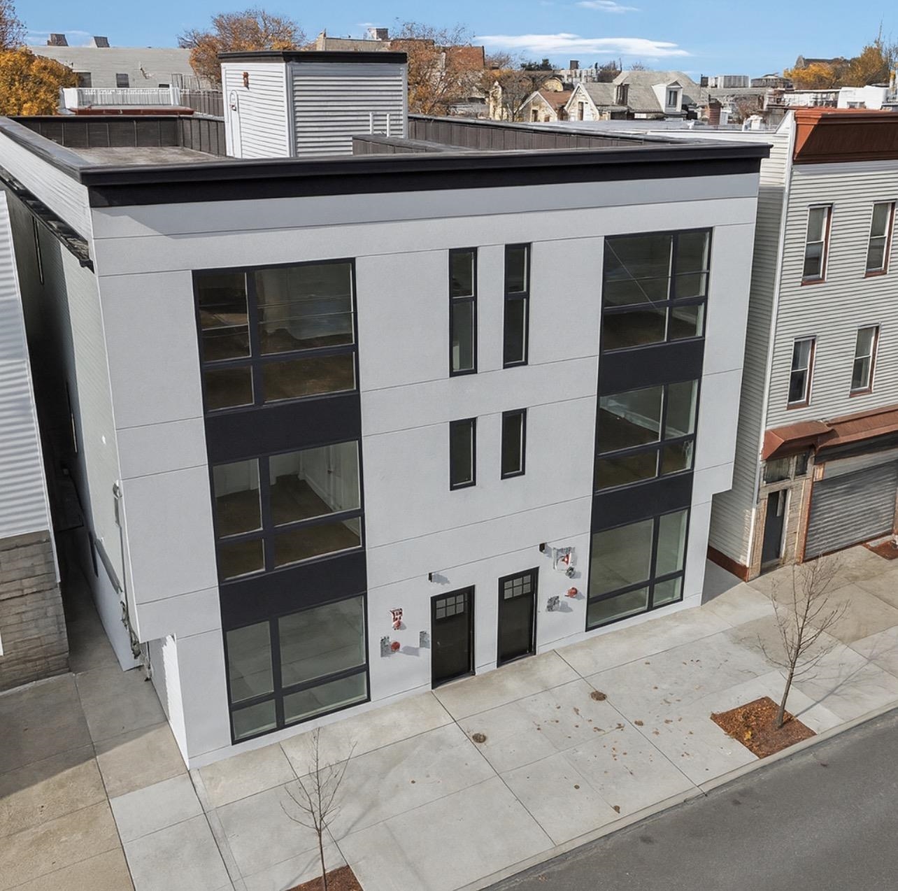 1003 SUMMIT AVE Unit: 3