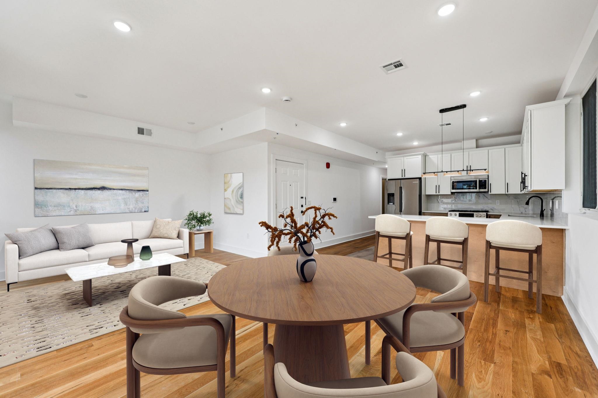 1003 SUMMIT AVE Unit: 3