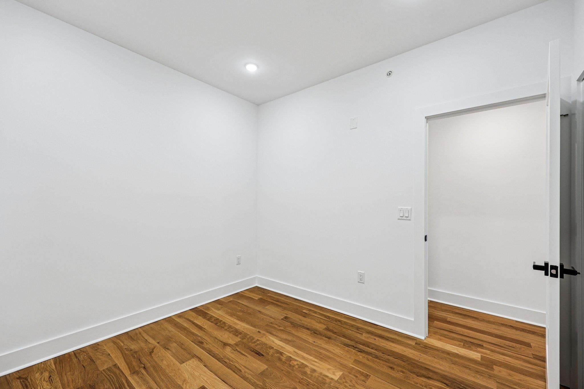 1003 SUMMIT AVE Unit: 3