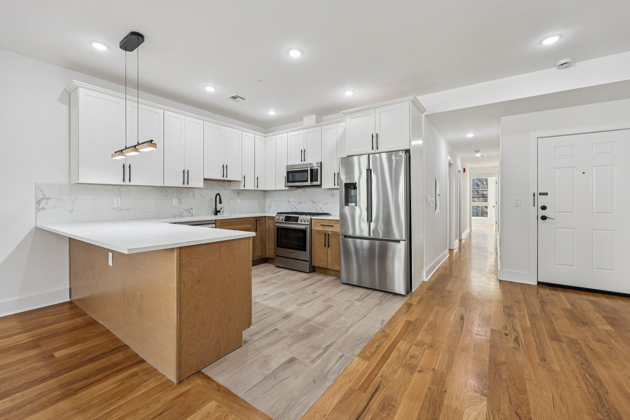 1003 SUMMIT AVE Unit: 2