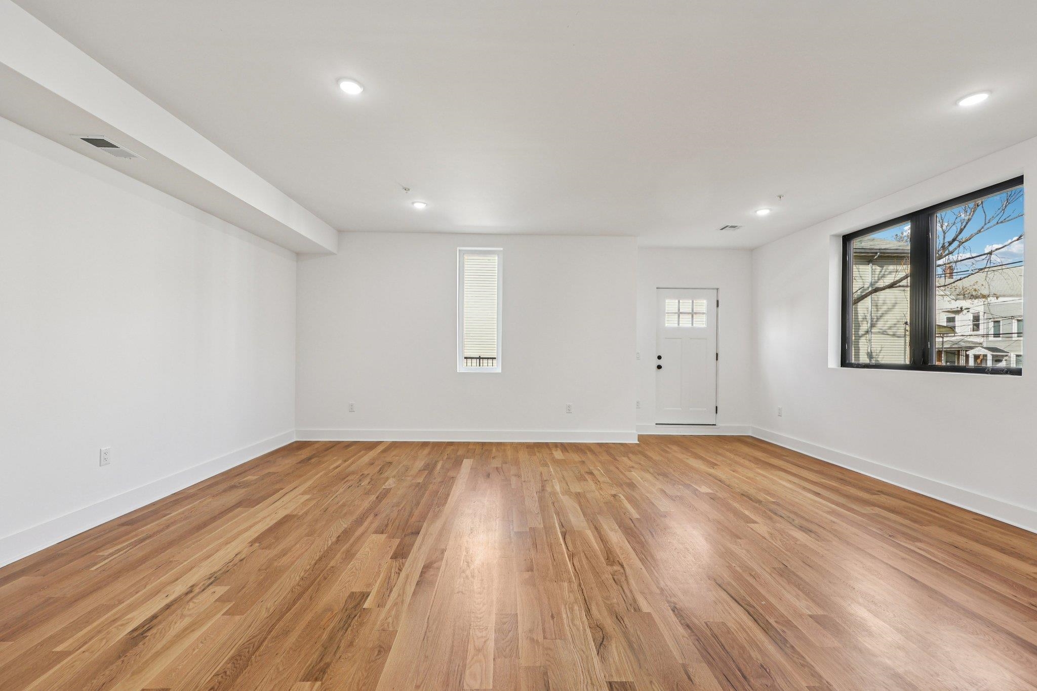 1003 SUMMIT AVE Unit: 2