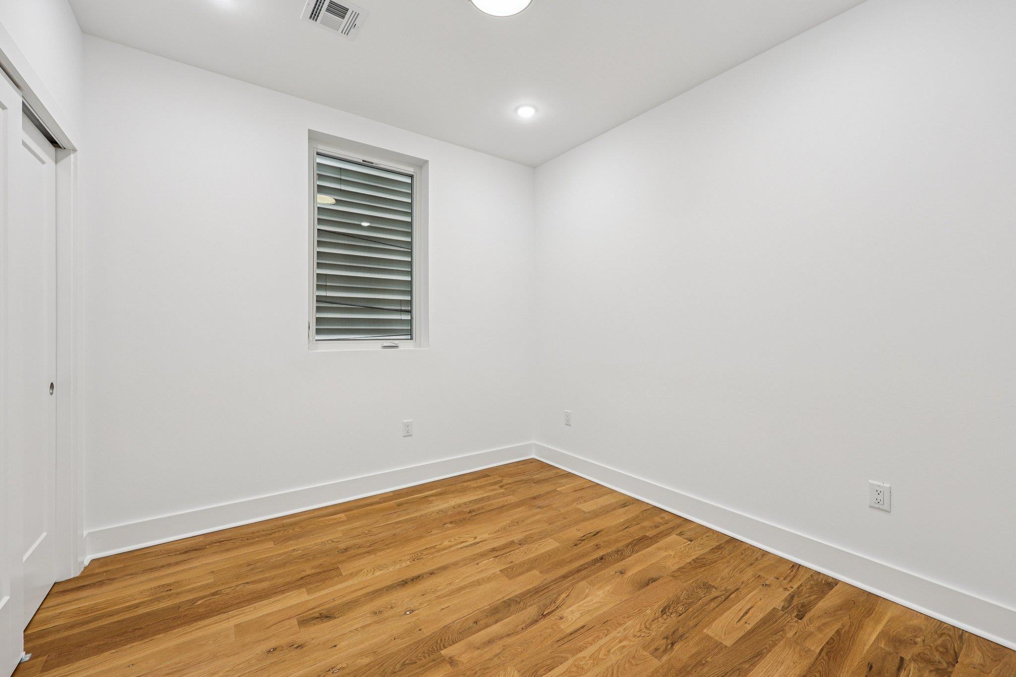 1003 SUMMIT AVE Unit: 2