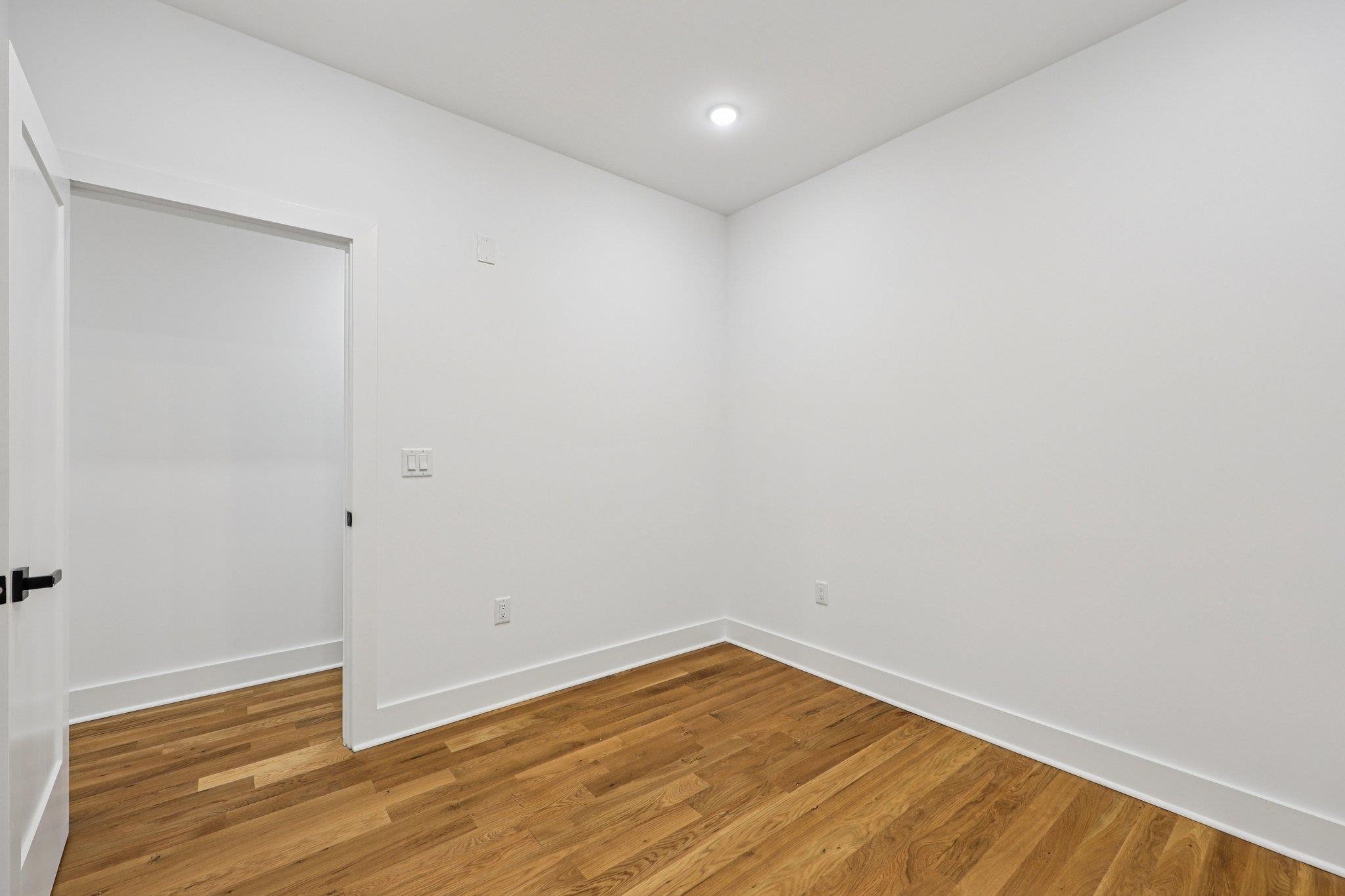 1003 SUMMIT AVE Unit: 2