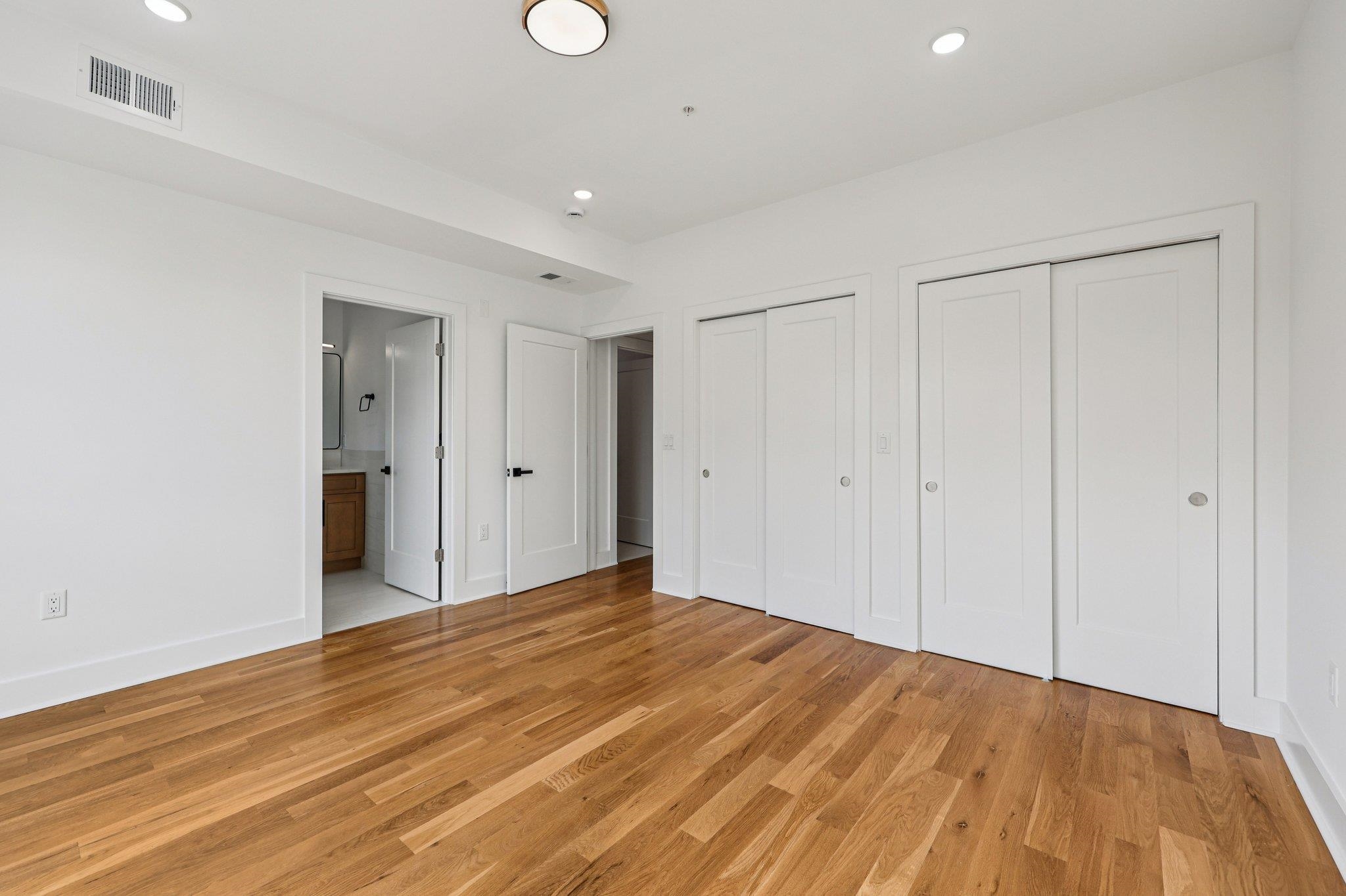 1003 SUMMIT AVE Unit: 2