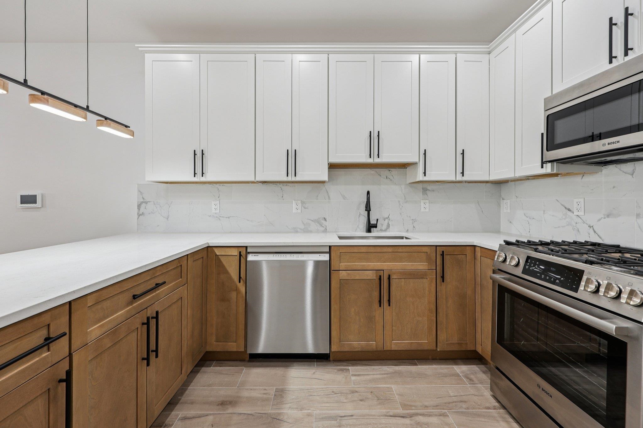 1003 SUMMIT AVE Unit: 2