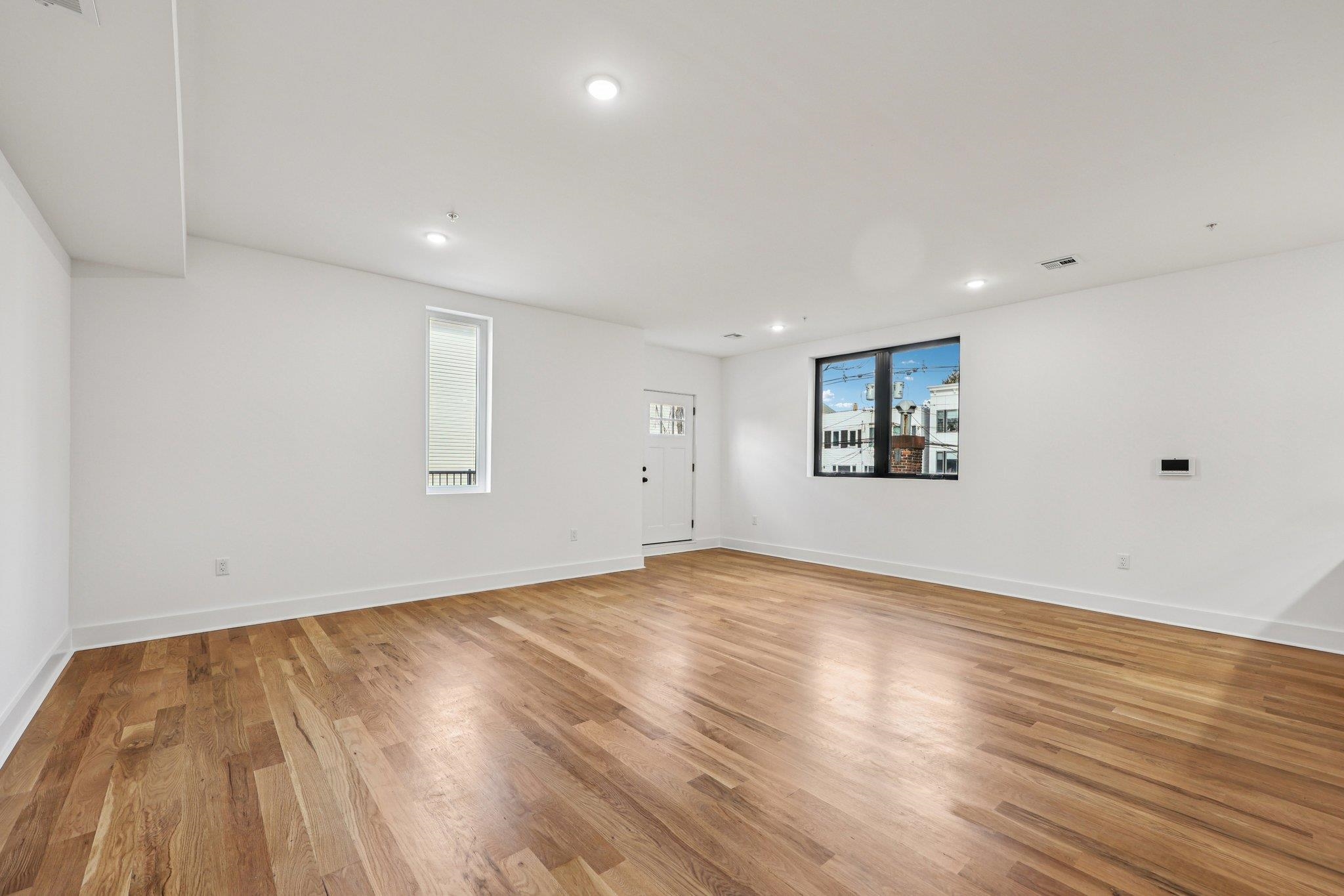 1003 SUMMIT AVE Unit: 2