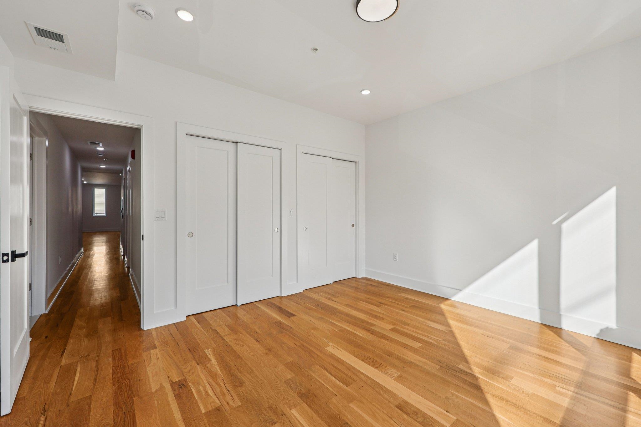 1003 SUMMIT AVE Unit: 2