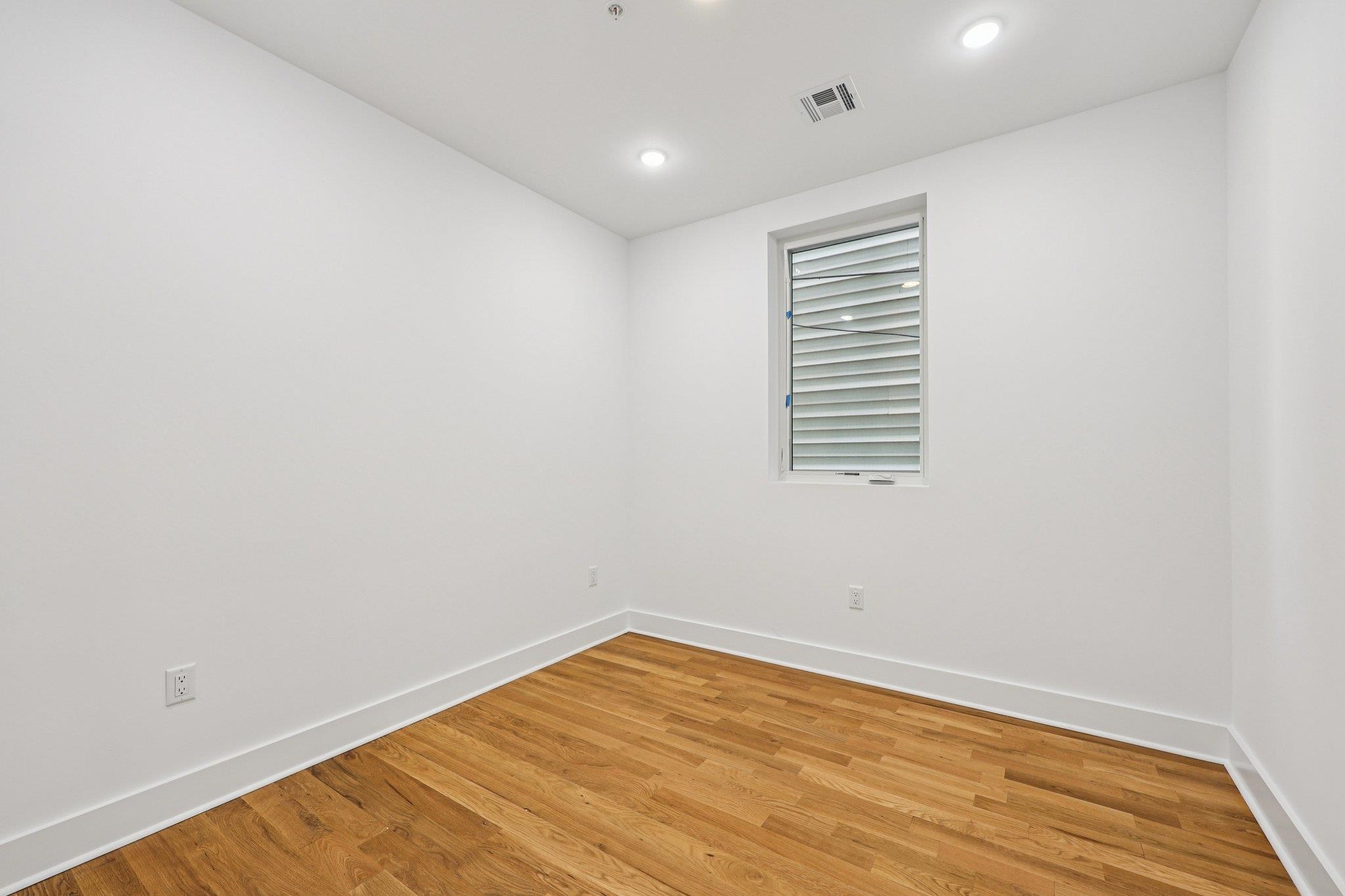 1003 SUMMIT AVE Unit: 2