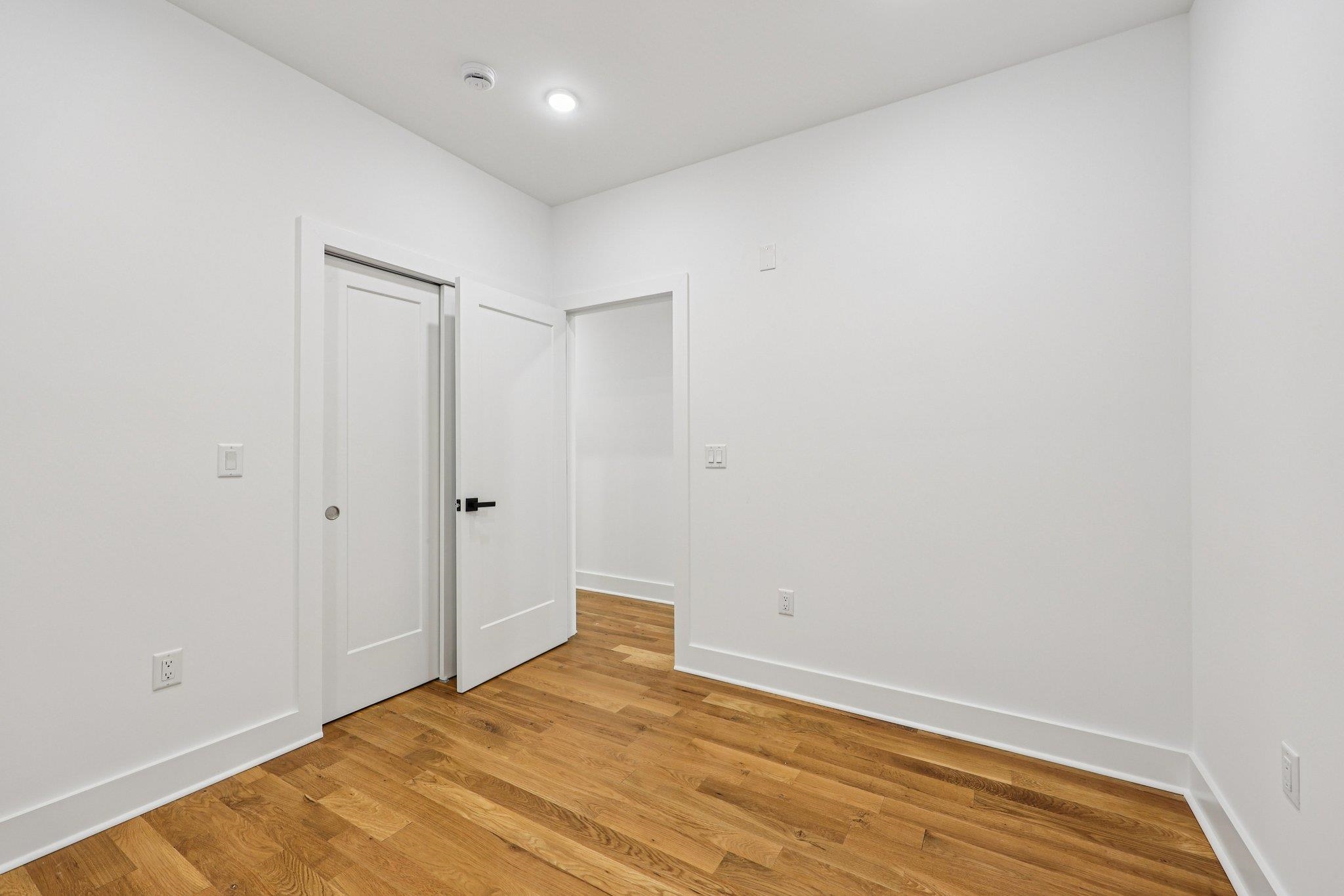 1003 SUMMIT AVE Unit: 2