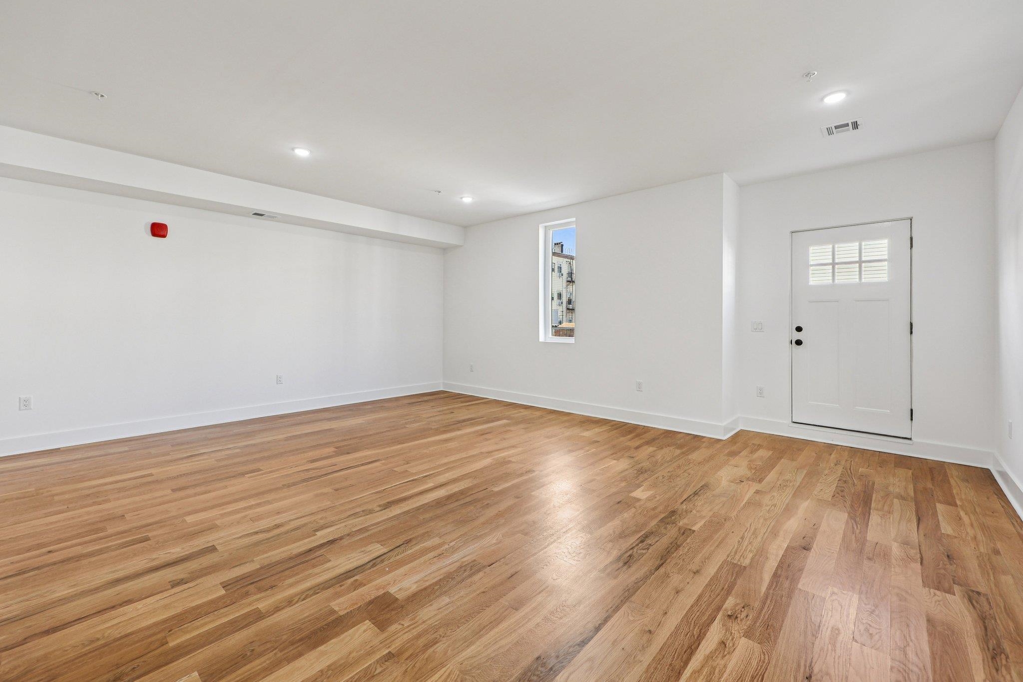 1003 SUMMIT AVE Unit: 2