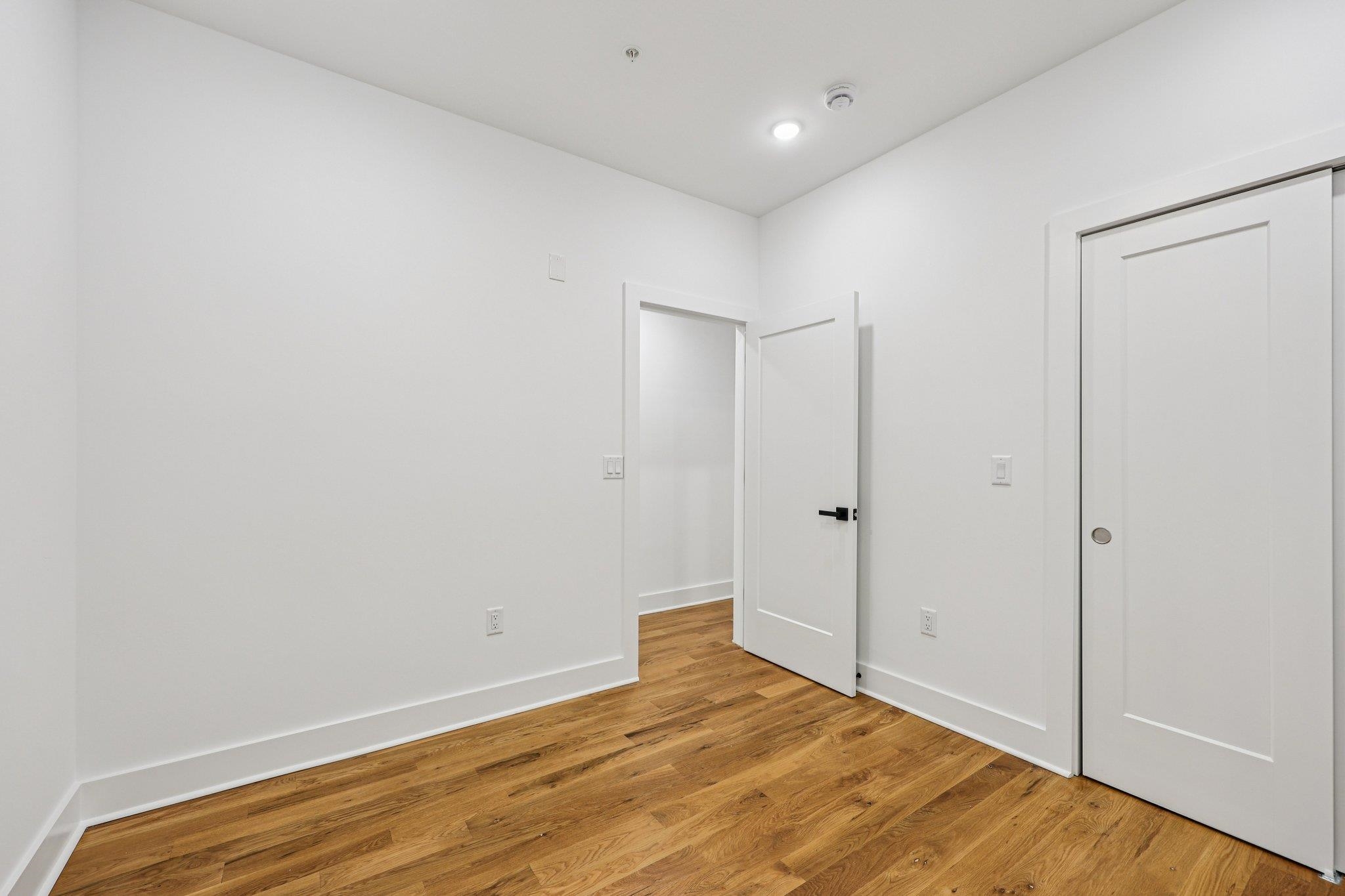 1003 SUMMIT AVE Unit: 2