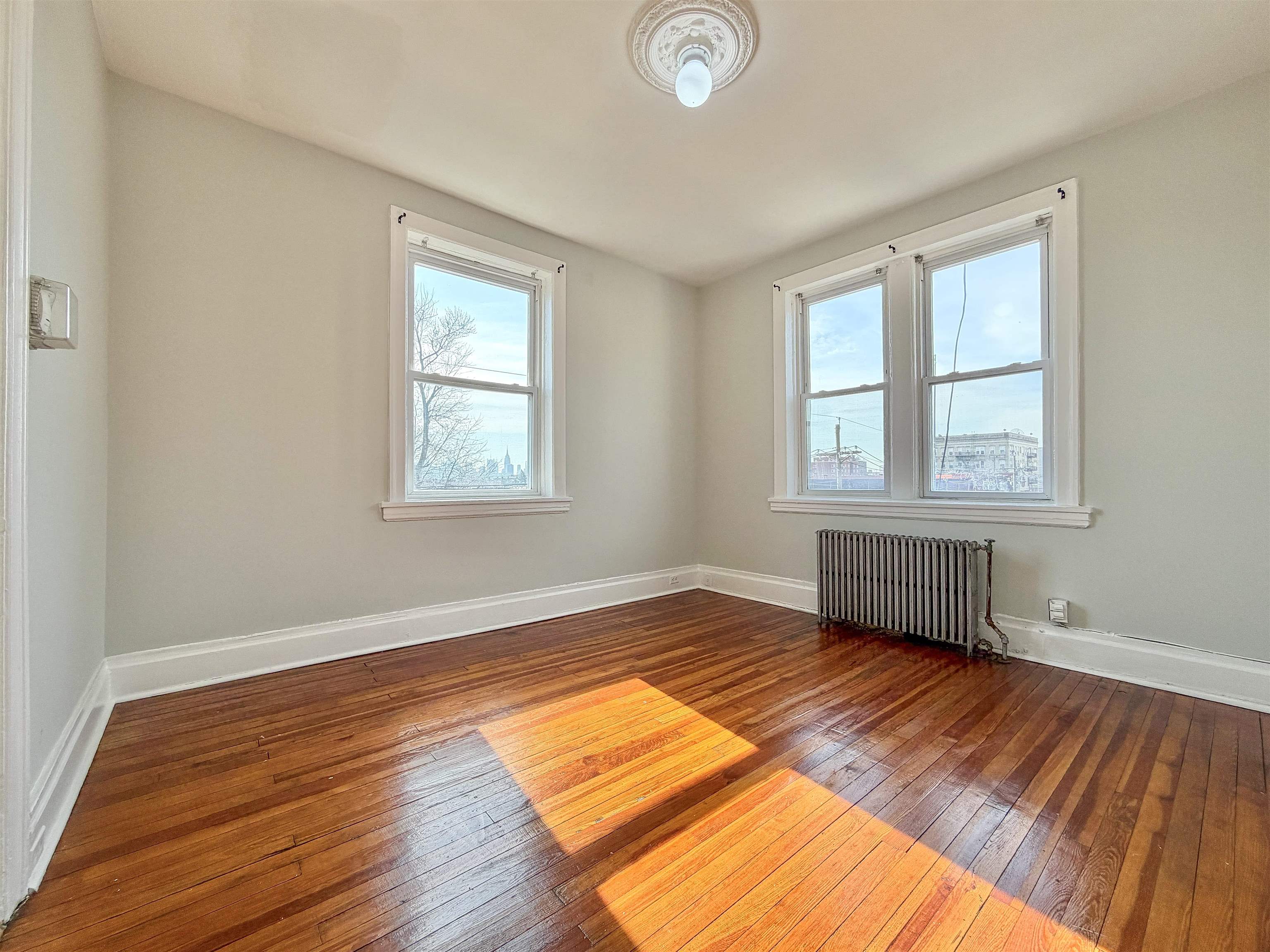 581 59TH ST Unit: 5