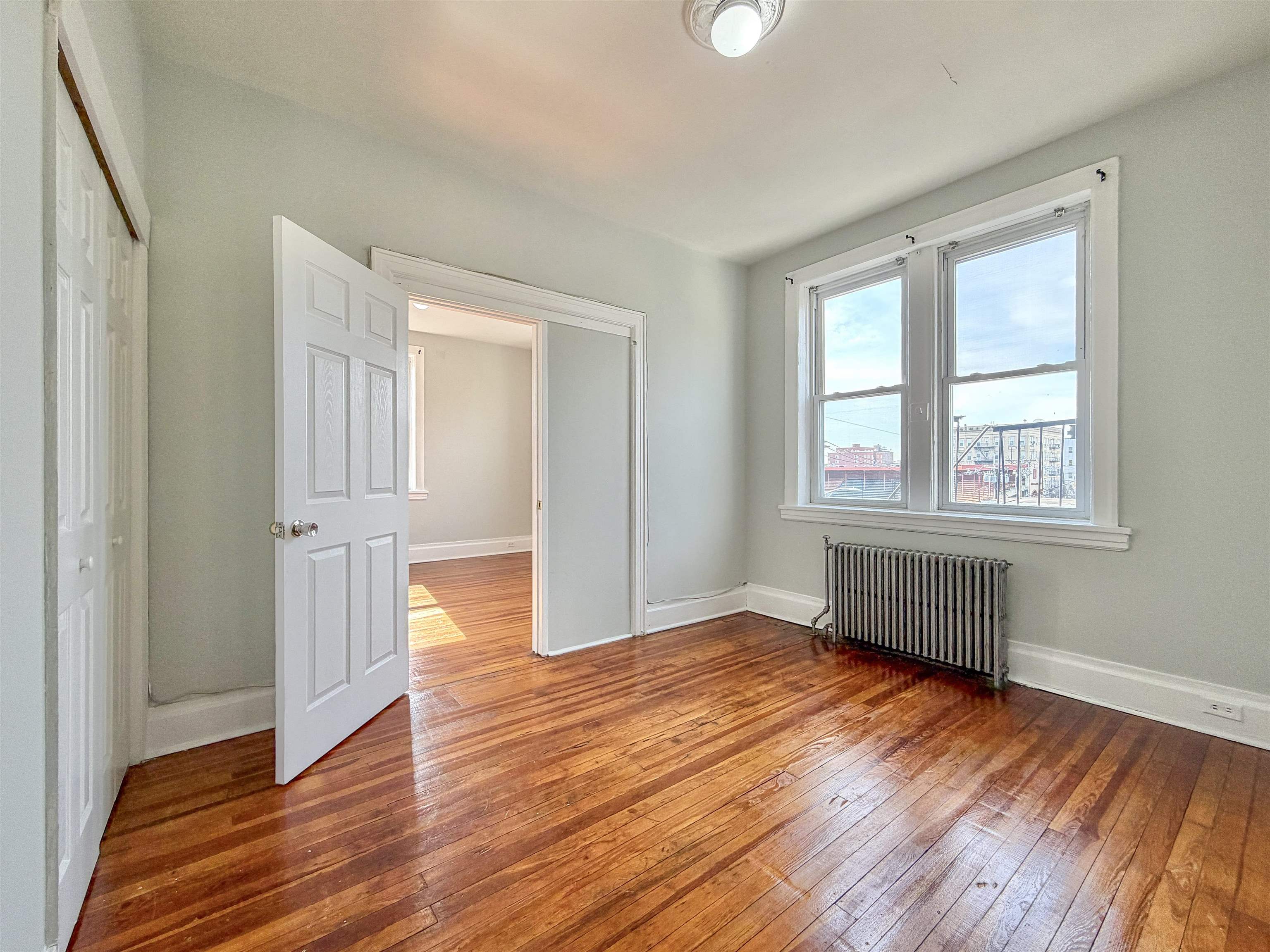 581 59TH ST Unit: 5