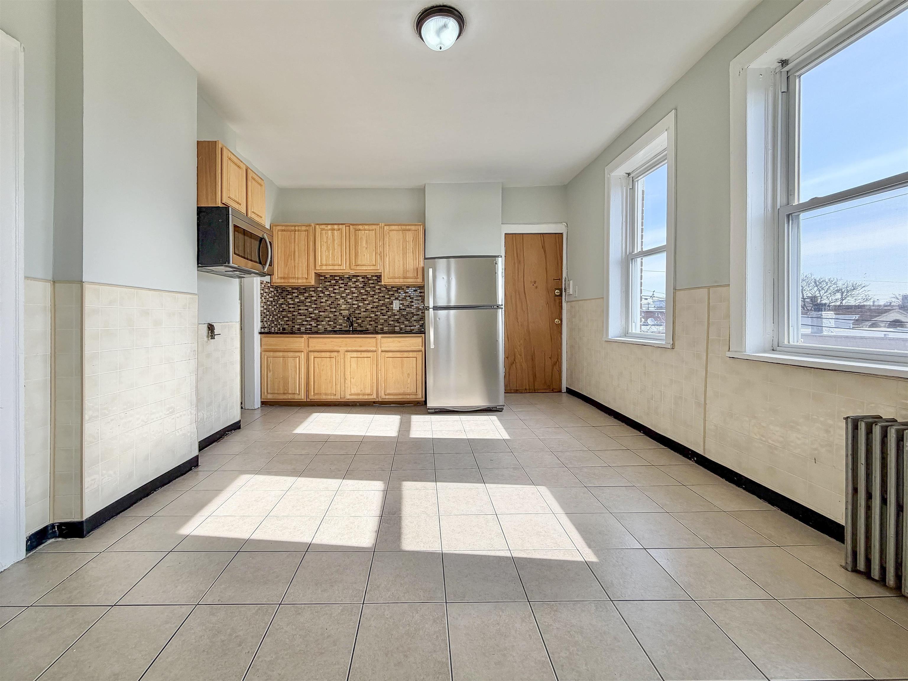 581 59TH ST Unit: 5