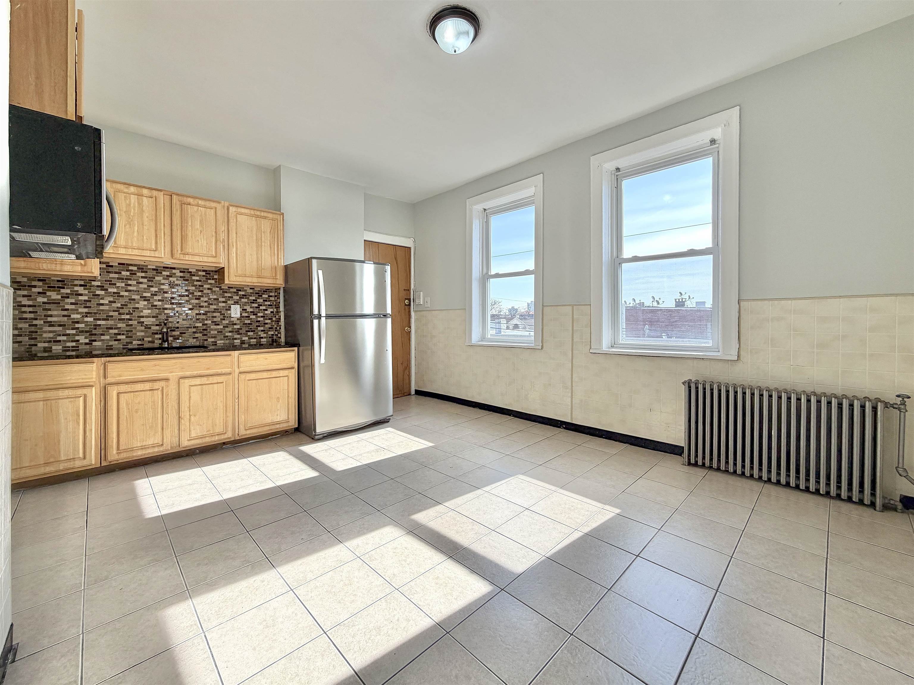 581 59TH ST Unit: 5