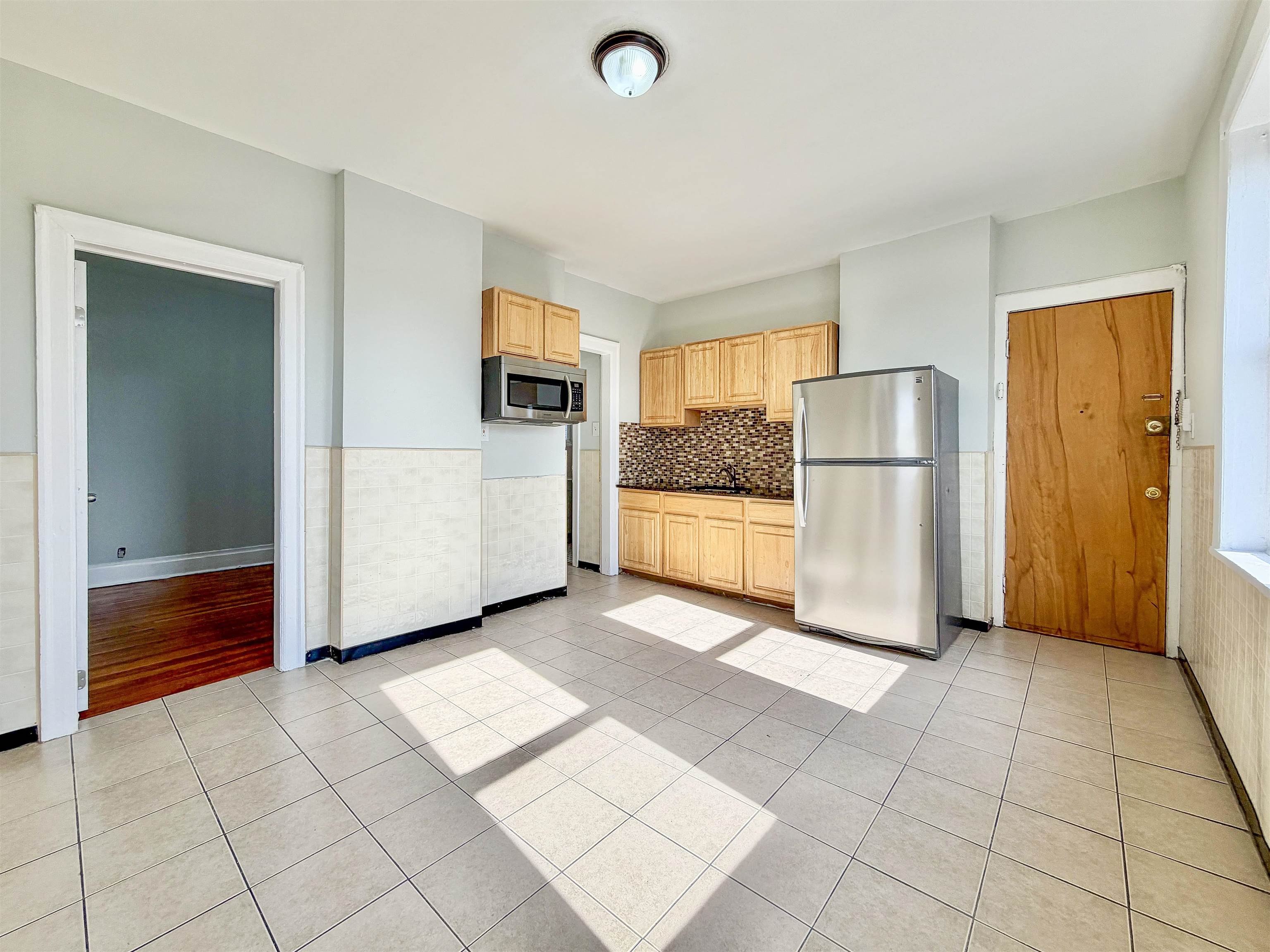 581 59TH ST Unit: 5