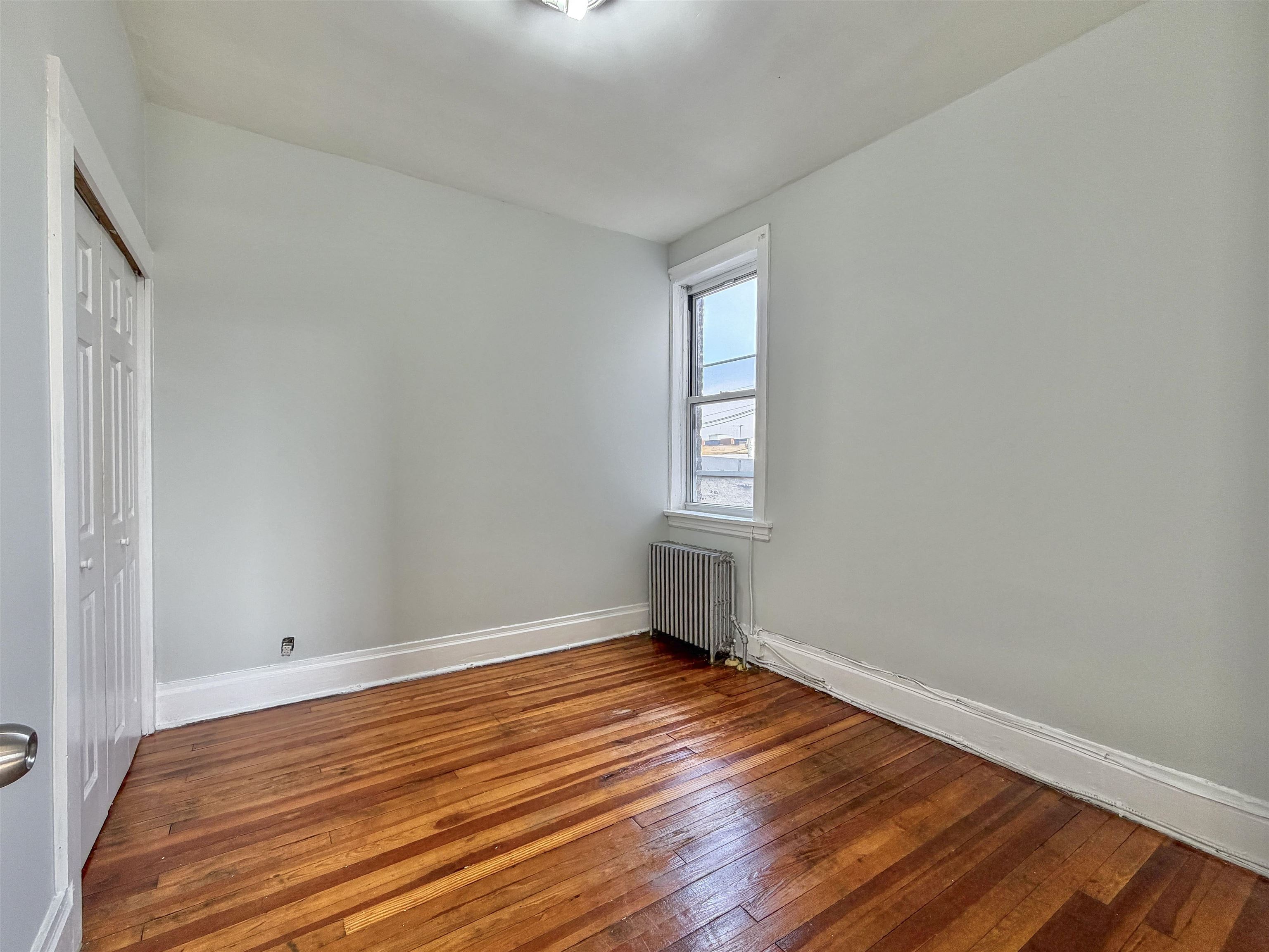 581 59TH ST Unit: 5