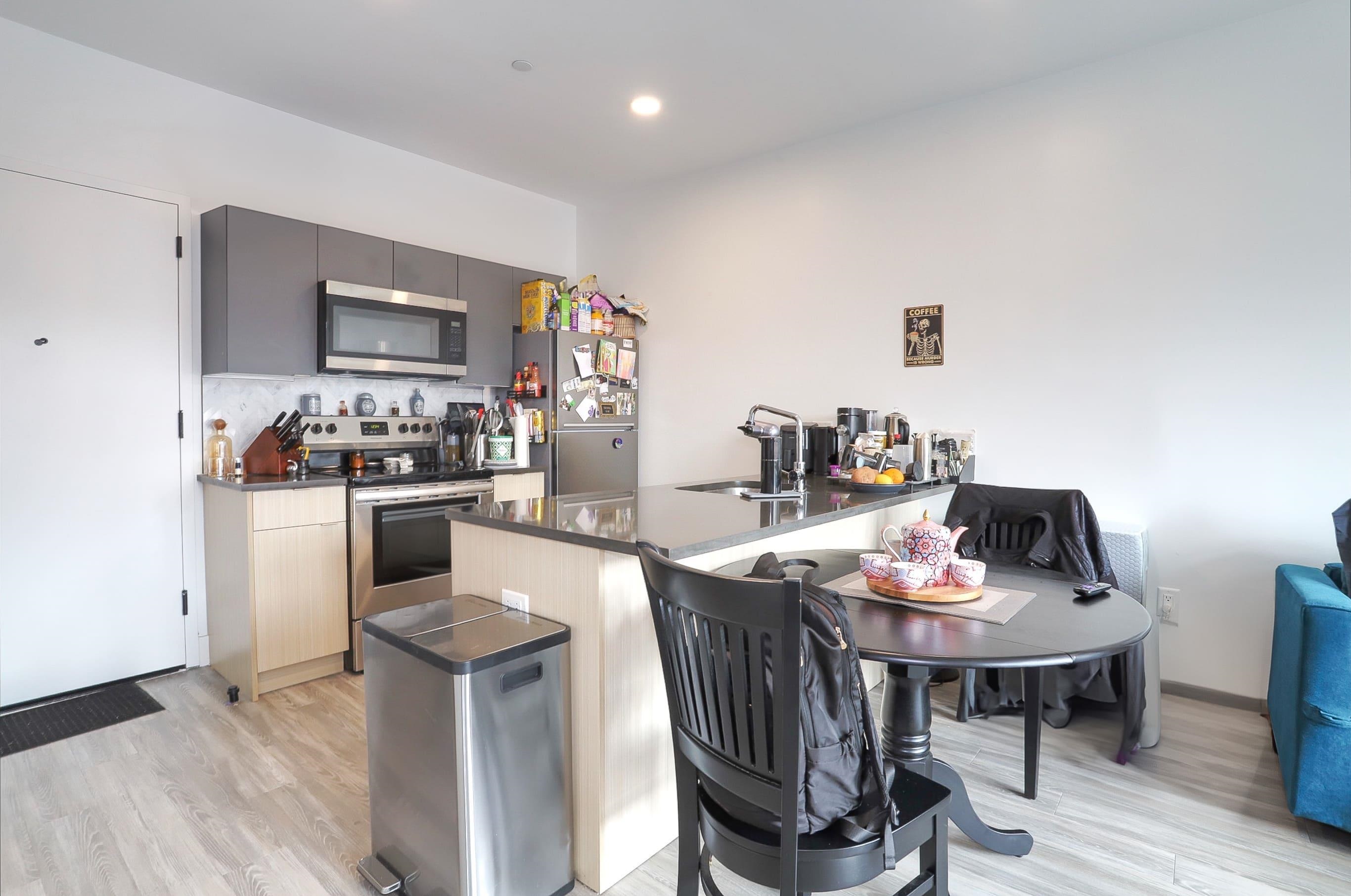 327 COMMUNIPAW AVE Unit: 302