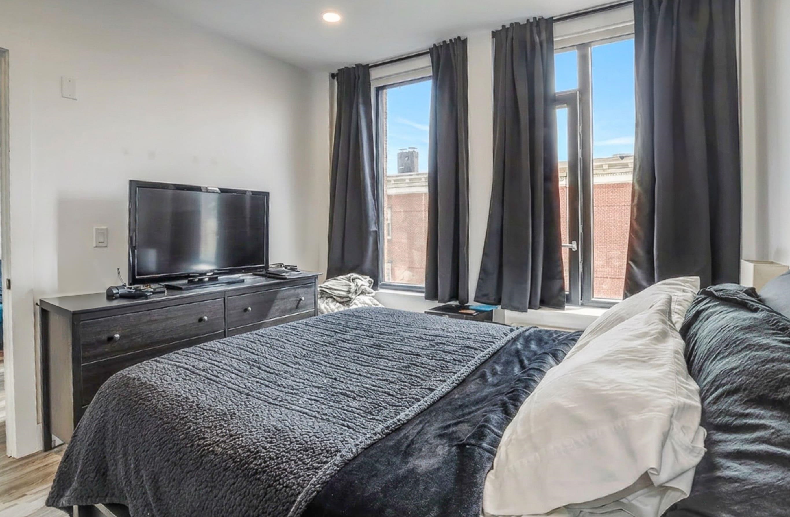 327 COMMUNIPAW AVE Unit: 302