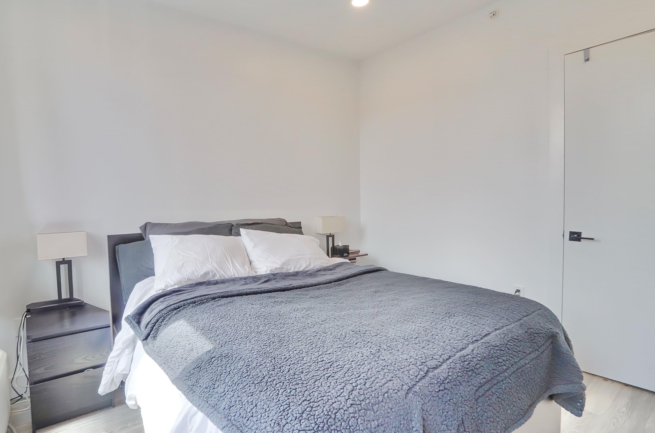 327 COMMUNIPAW AVE Unit: 302