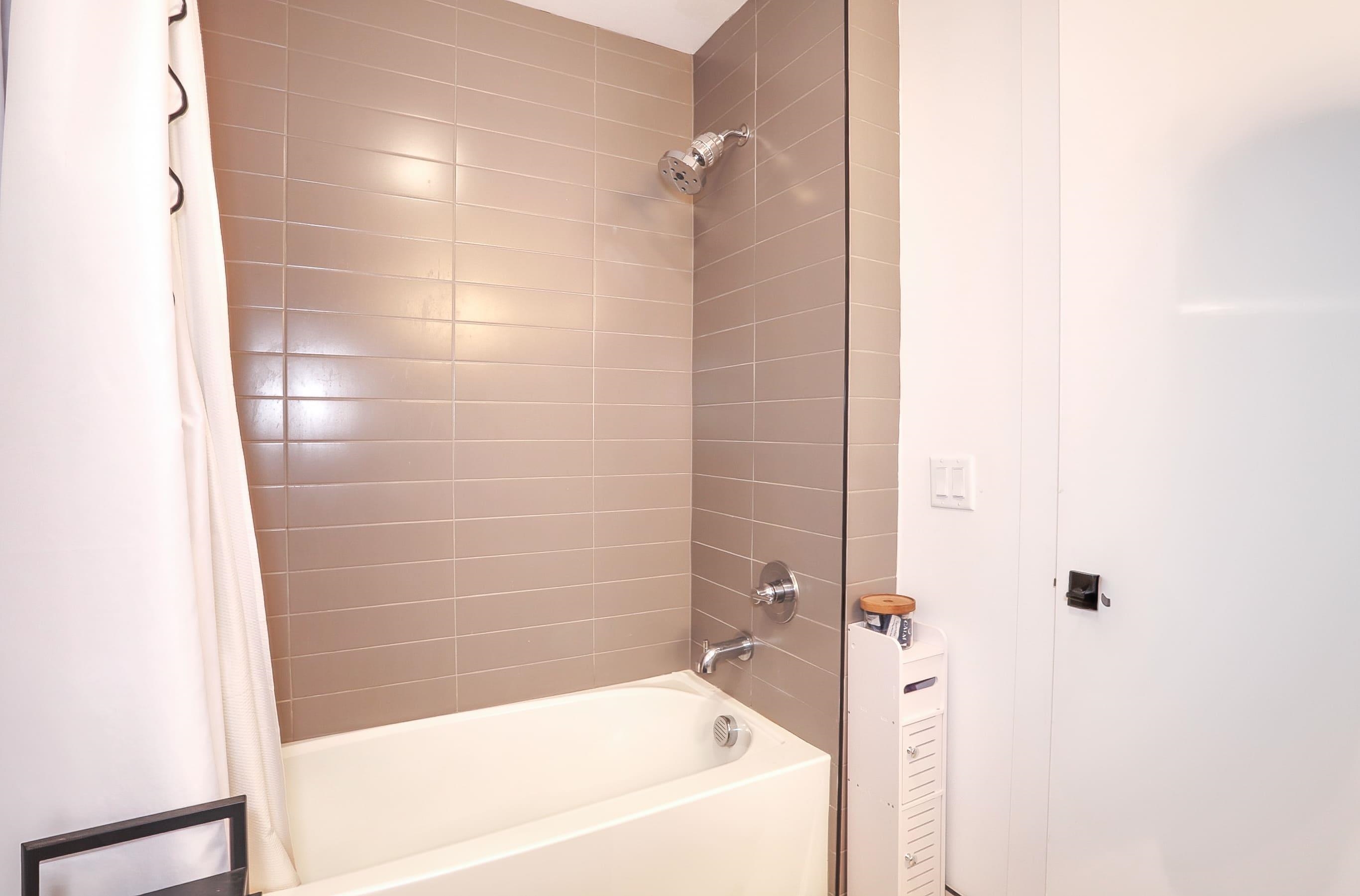 327 COMMUNIPAW AVE Unit: 302