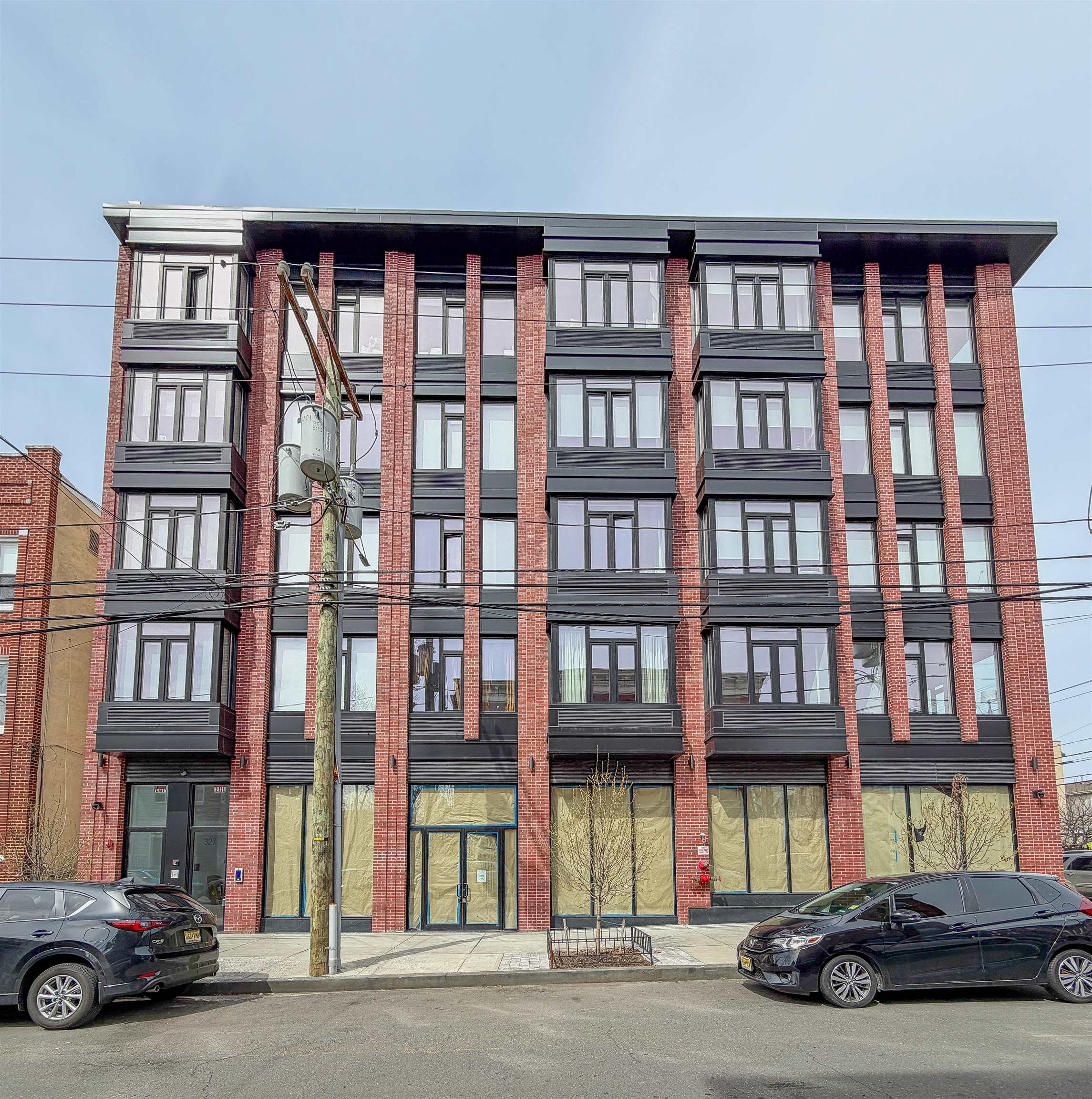 327 COMMUNIPAW AVE Unit: 302