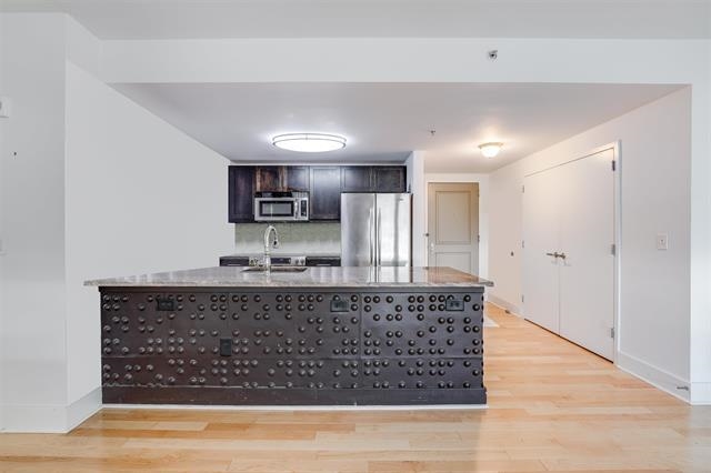 88 MORGAN ST Unit: 2808