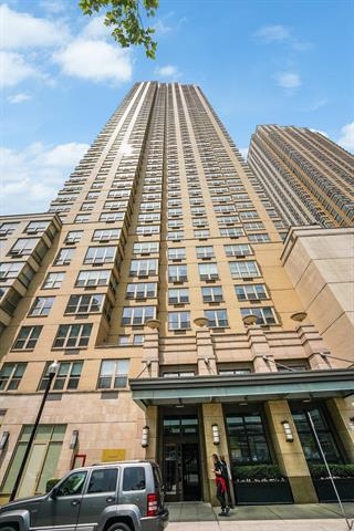 88 MORGAN ST Unit: 2808